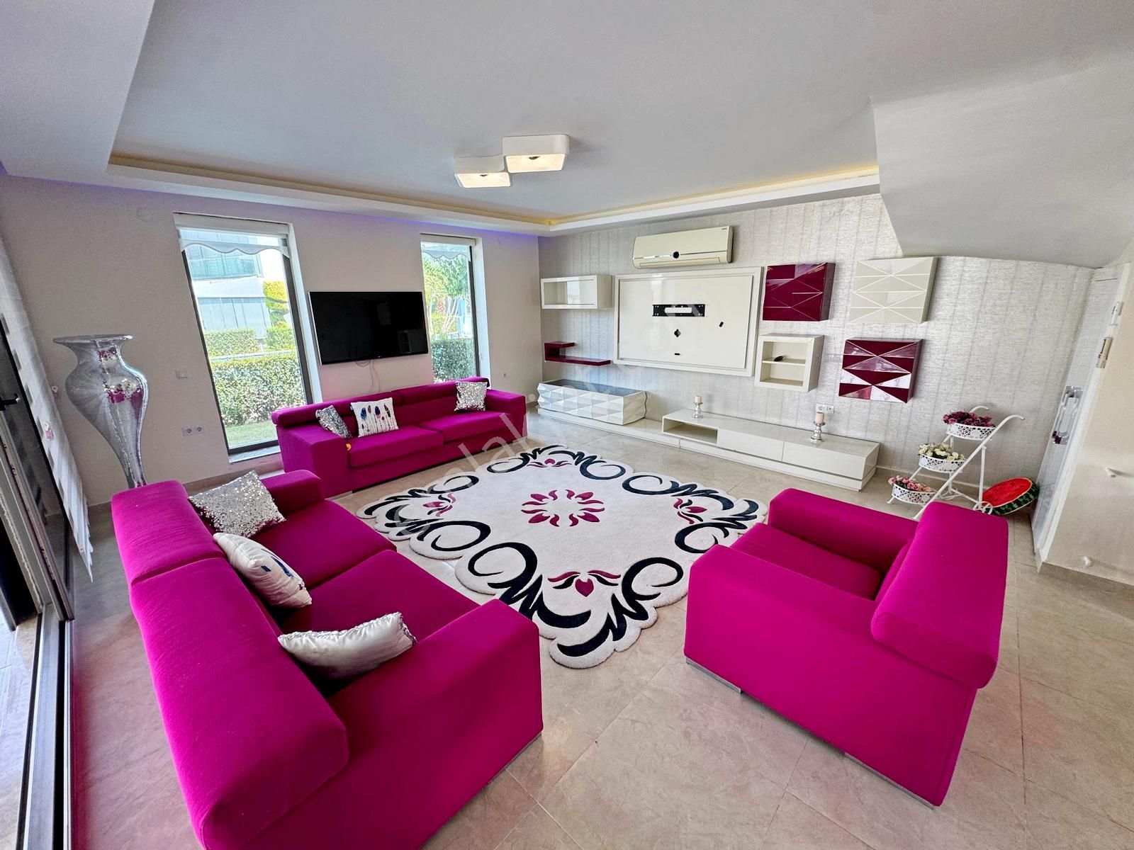 Karaova Mahallesinde Satılık Havuzlu Sitede 3+1 Müstakil Villa - Görsel 19