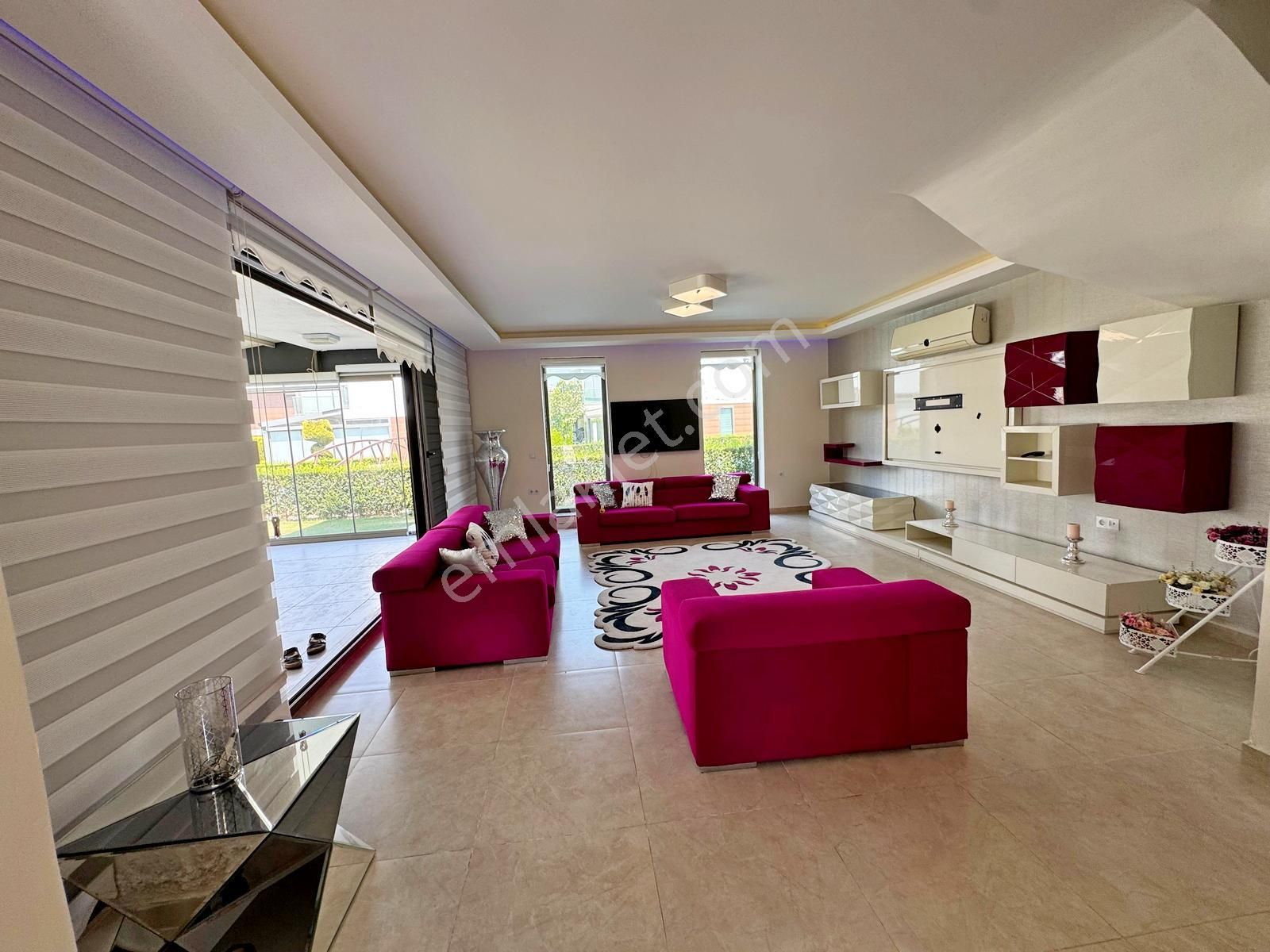 Karaova Mahallesinde Satılık Havuzlu Sitede 3+1 Müstakil Villa - Görsel 16