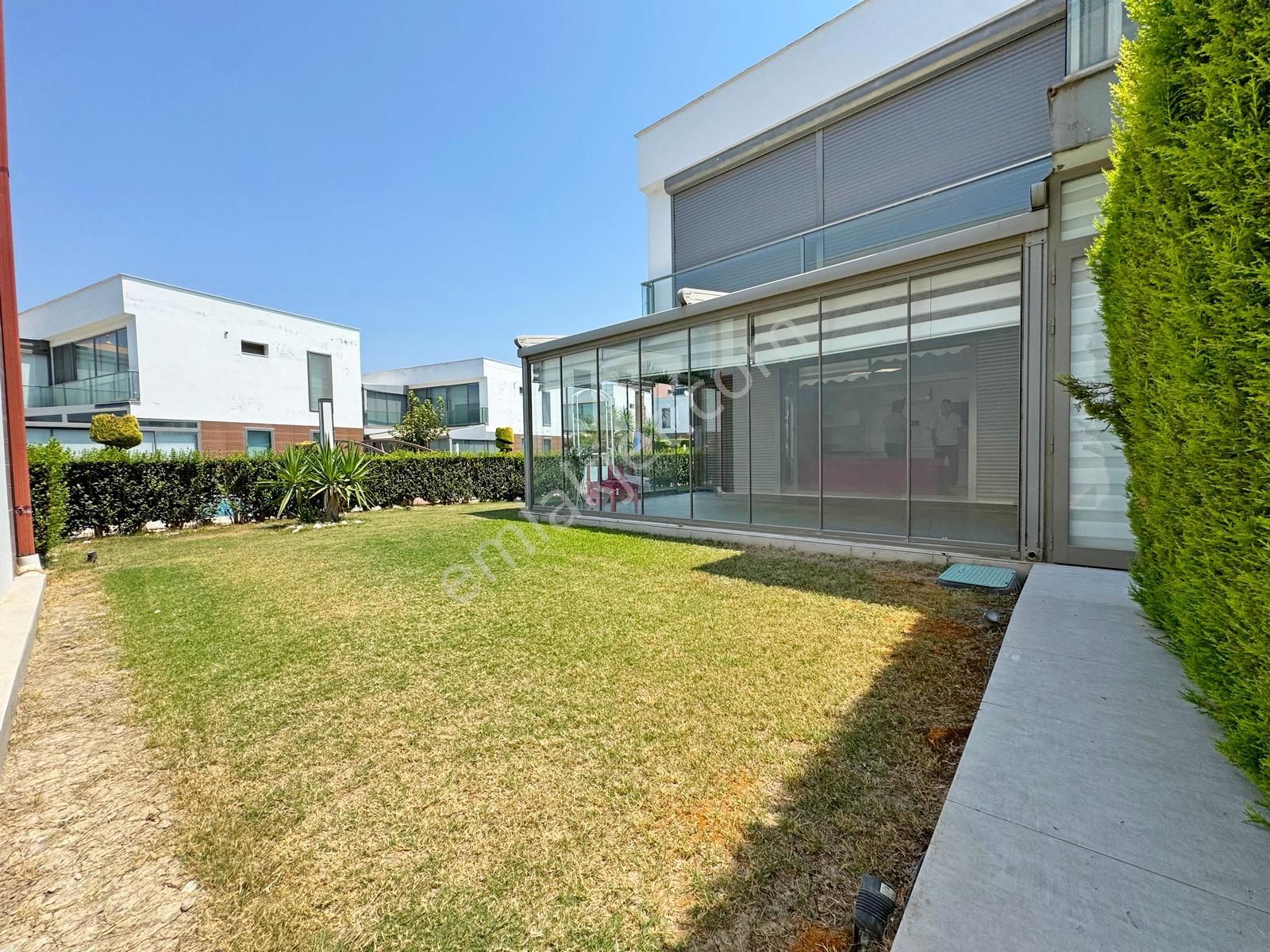 Karaova Mahallesinde Satılık Havuzlu Sitede 3+1 Müstakil Villa - Görsel 7