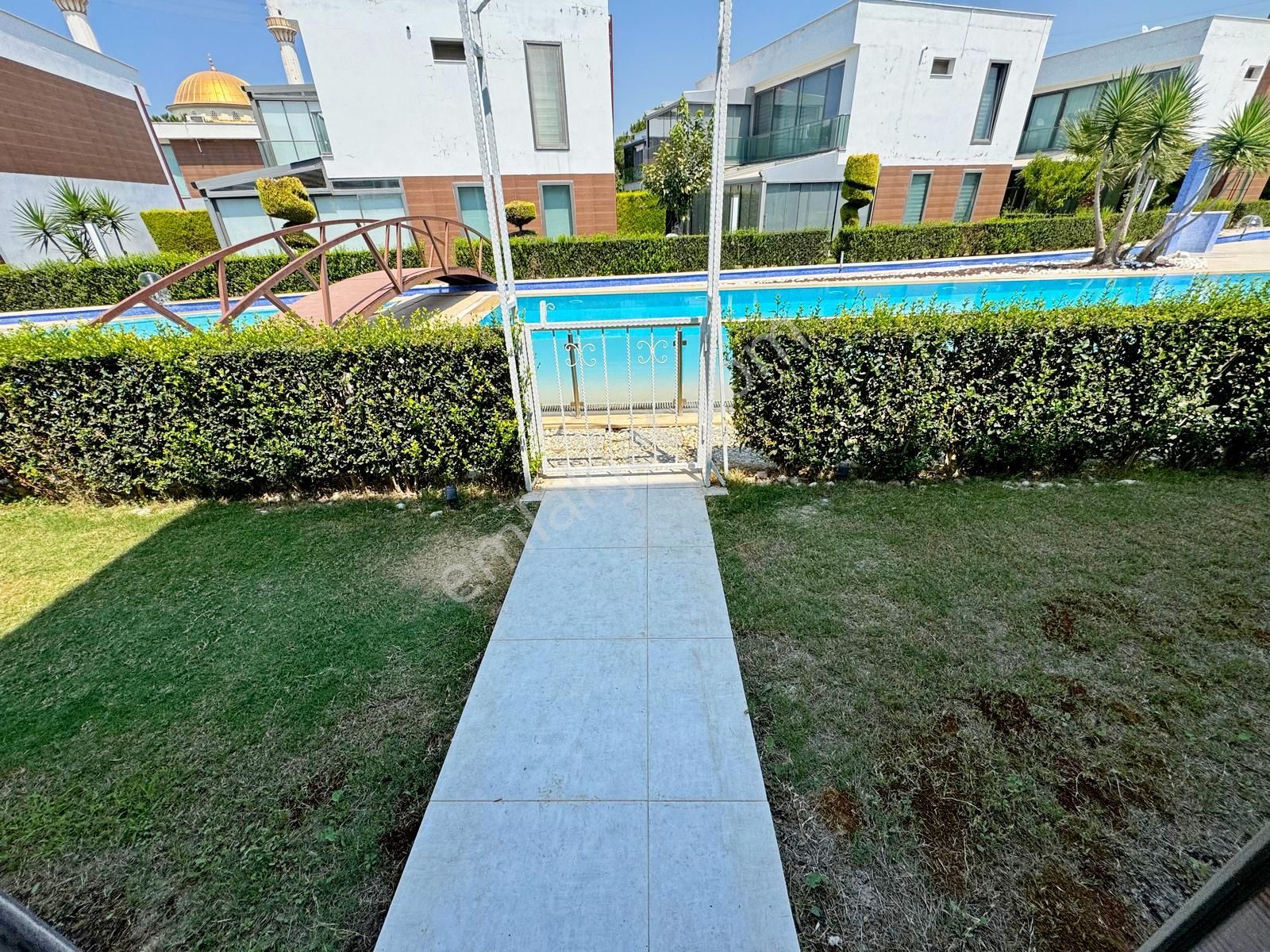 Karaova Mahallesinde Satılık Havuzlu Sitede 3+1 Müstakil Villa - Görsel 9