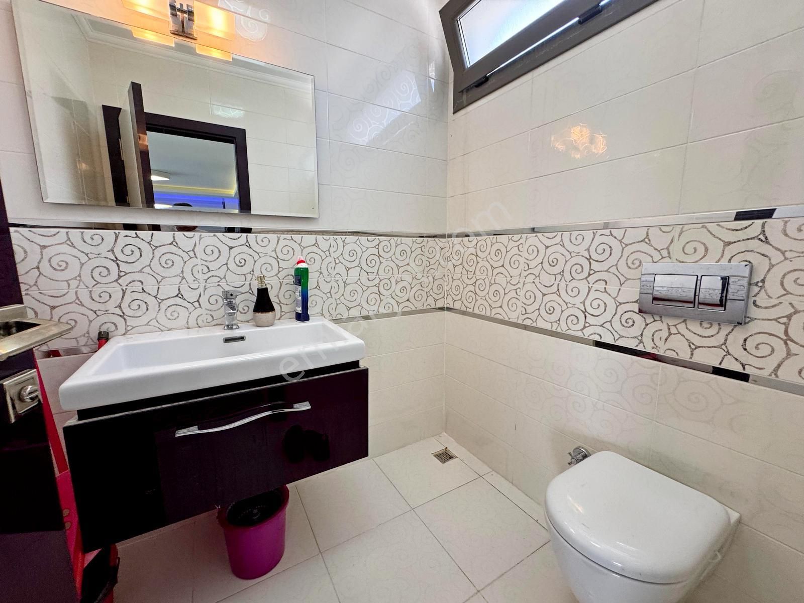 Karaova Mahallesinde Satılık Havuzlu Sitede 3+1 Müstakil Villa - Görsel 29