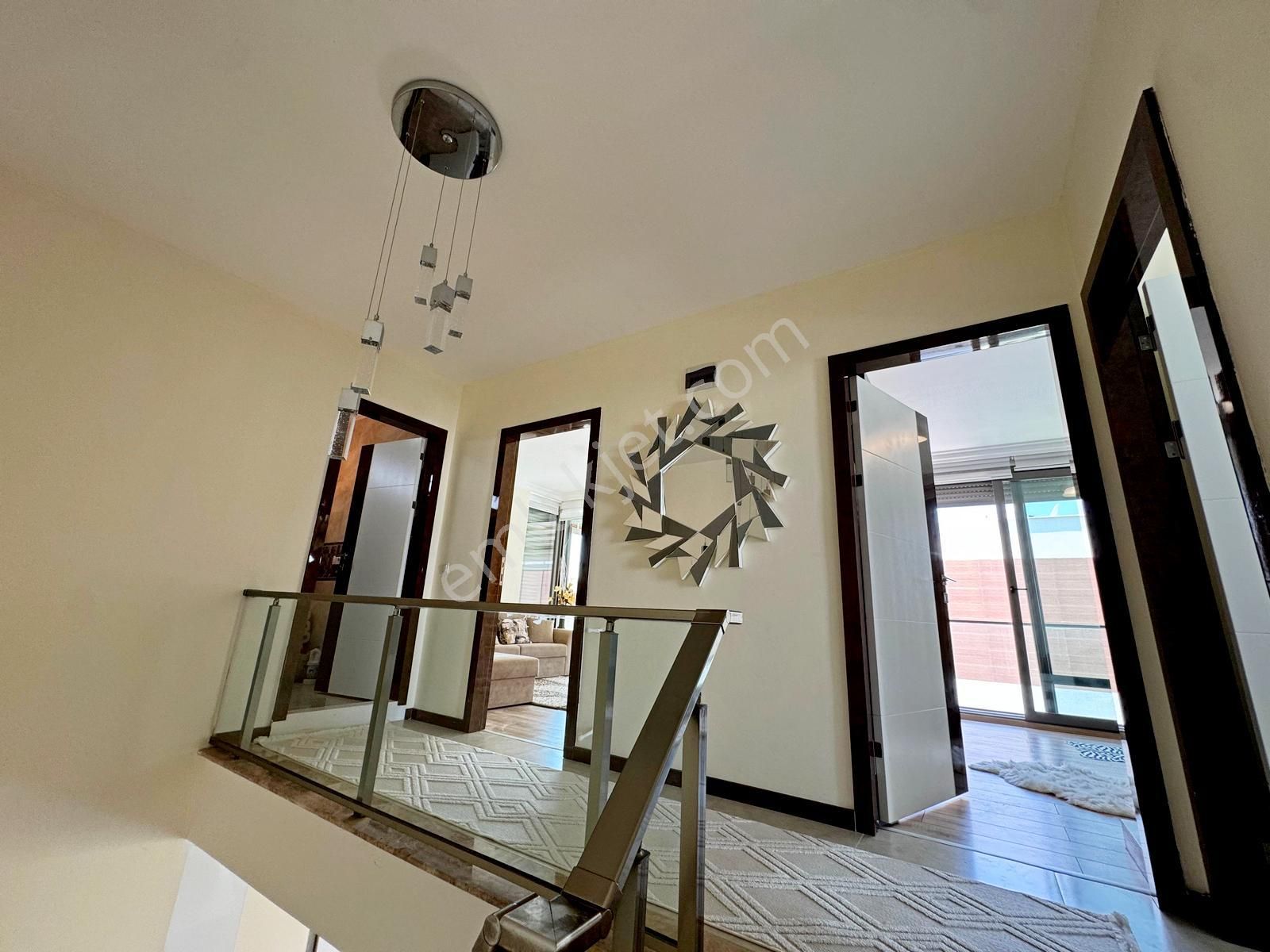 Karaova Mahallesinde Satılık Havuzlu Sitede 3+1 Müstakil Villa - Görsel 30