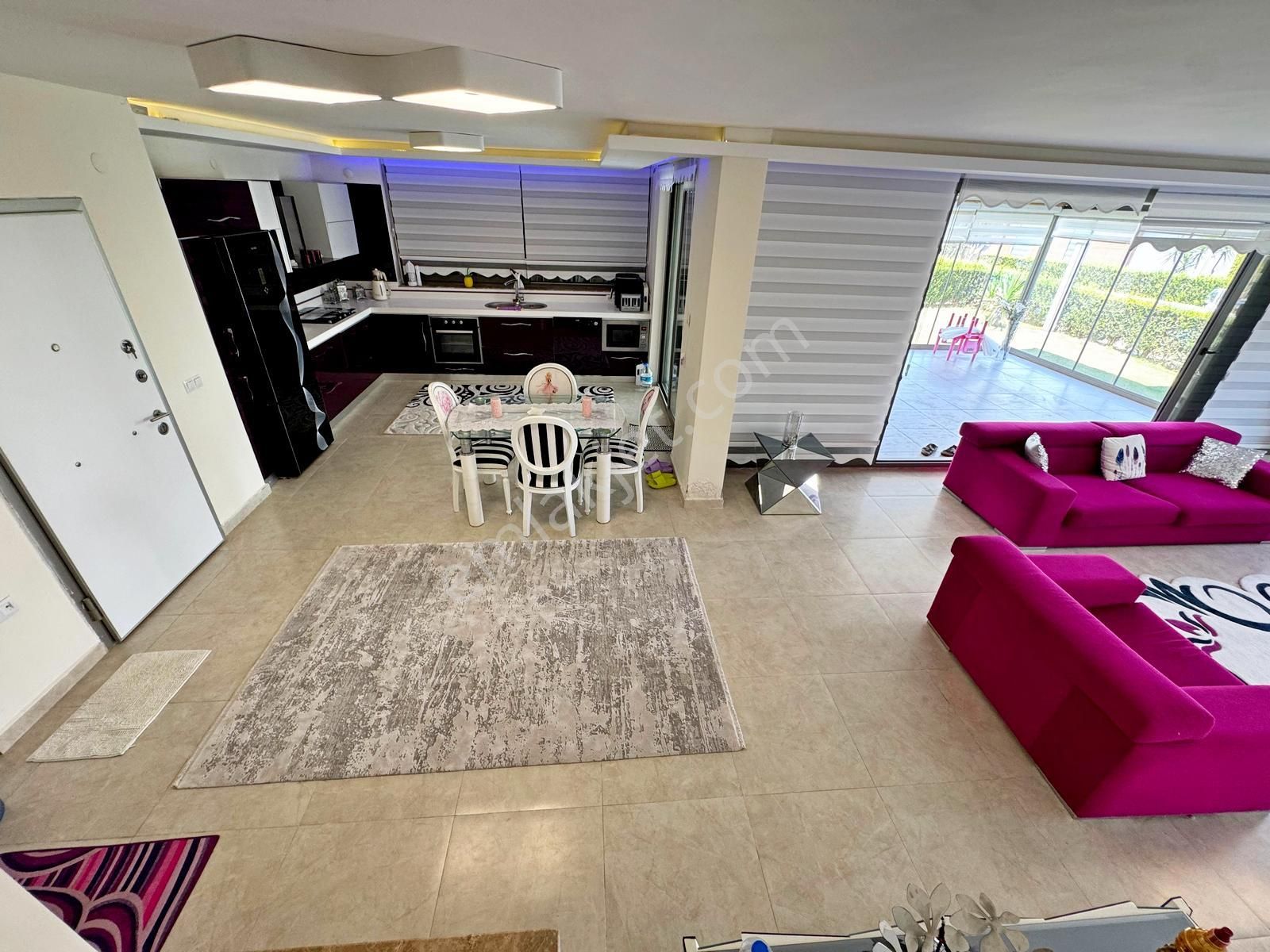 Karaova Mahallesinde Satılık Havuzlu Sitede 3+1 Müstakil Villa - Görsel 15