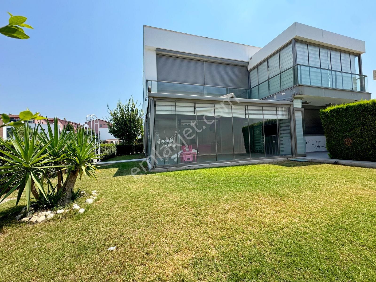 Karaova Mahallesinde Satılık Havuzlu Sitede 3+1 Müstakil Villa - Görsel 3