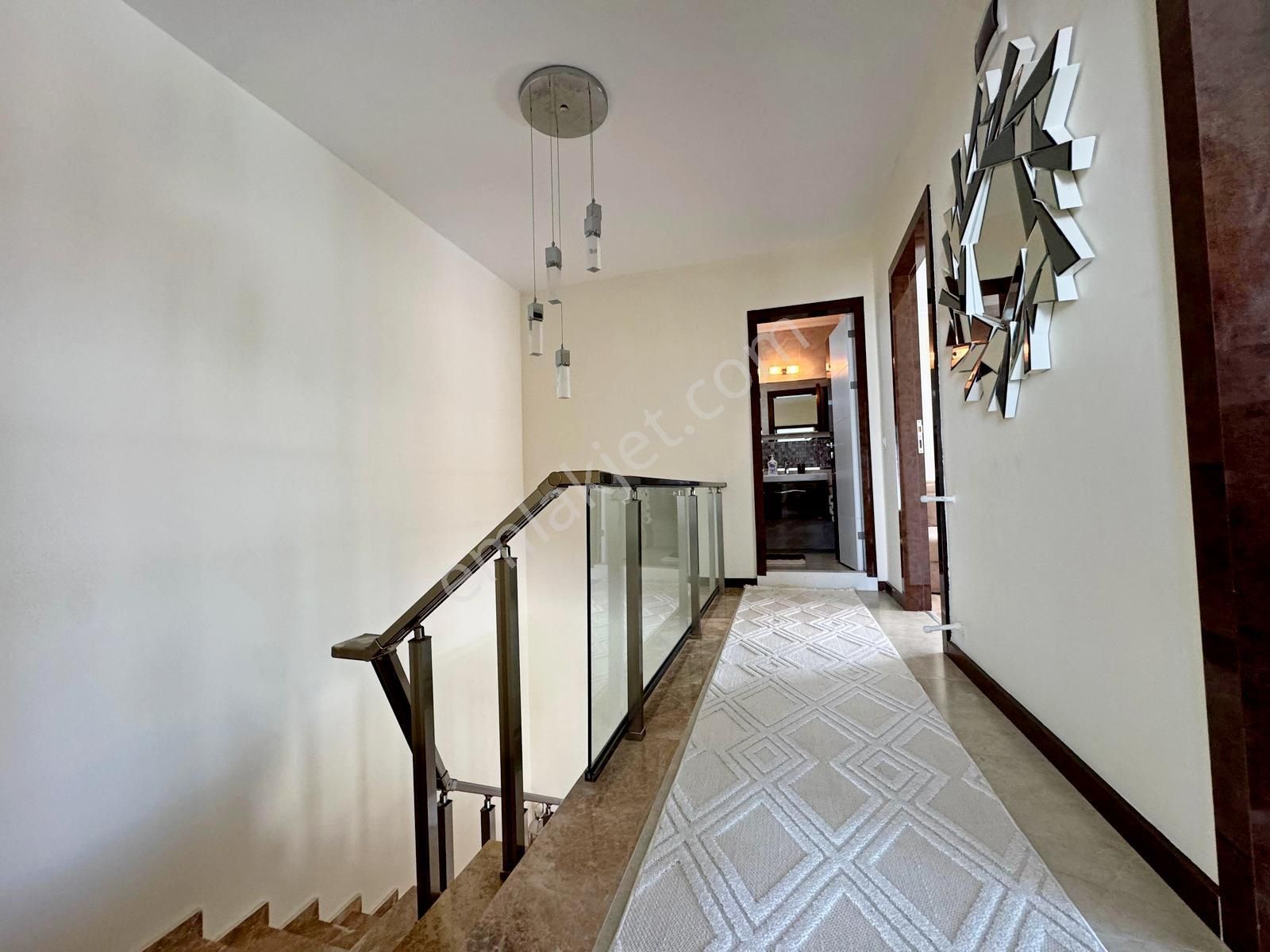 Karaova Mahallesinde Satılık Havuzlu Sitede 3+1 Müstakil Villa - Görsel 31