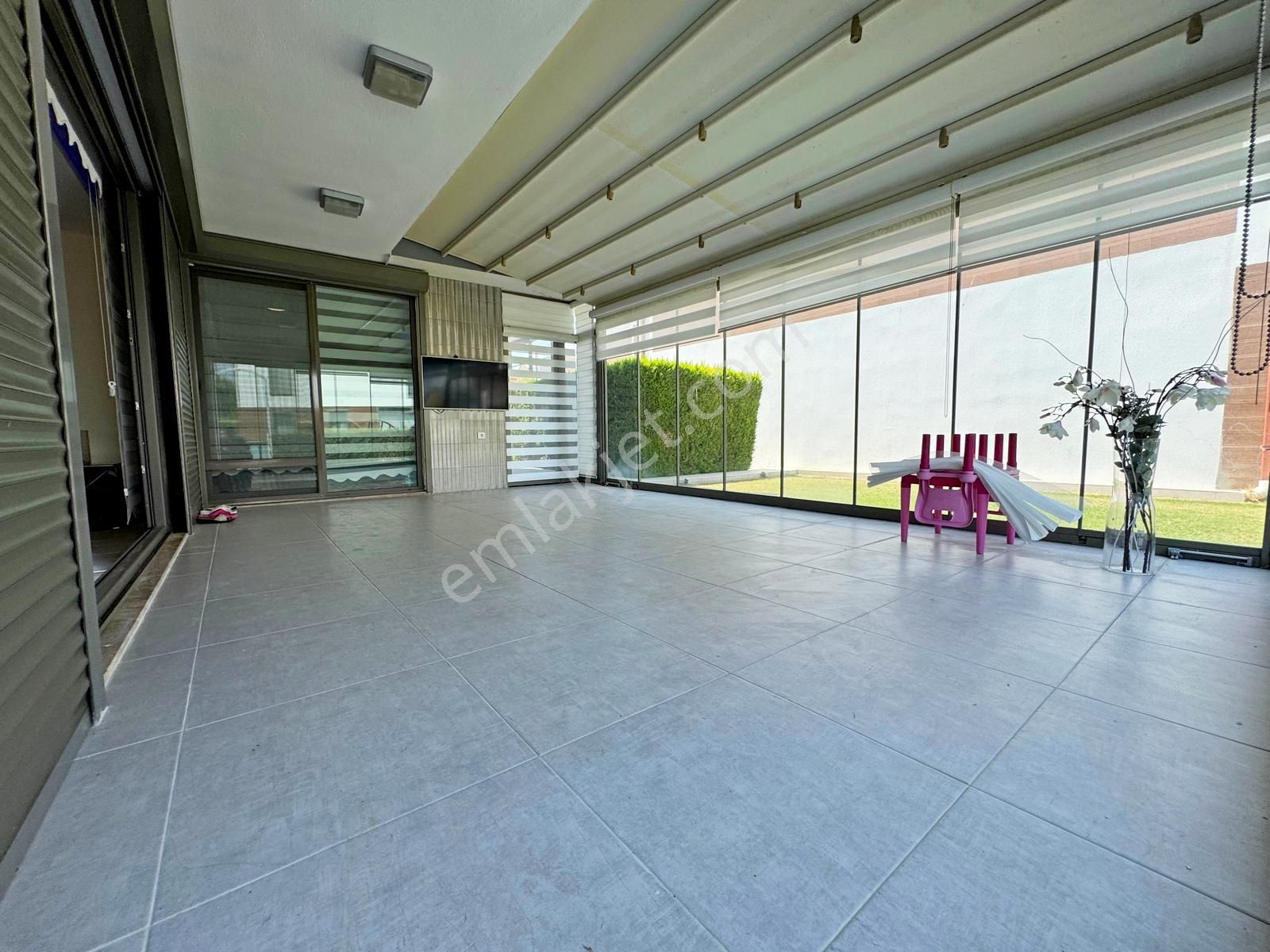 Karaova Mahallesinde Satılık Havuzlu Sitede 3+1 Müstakil Villa - Görsel 12