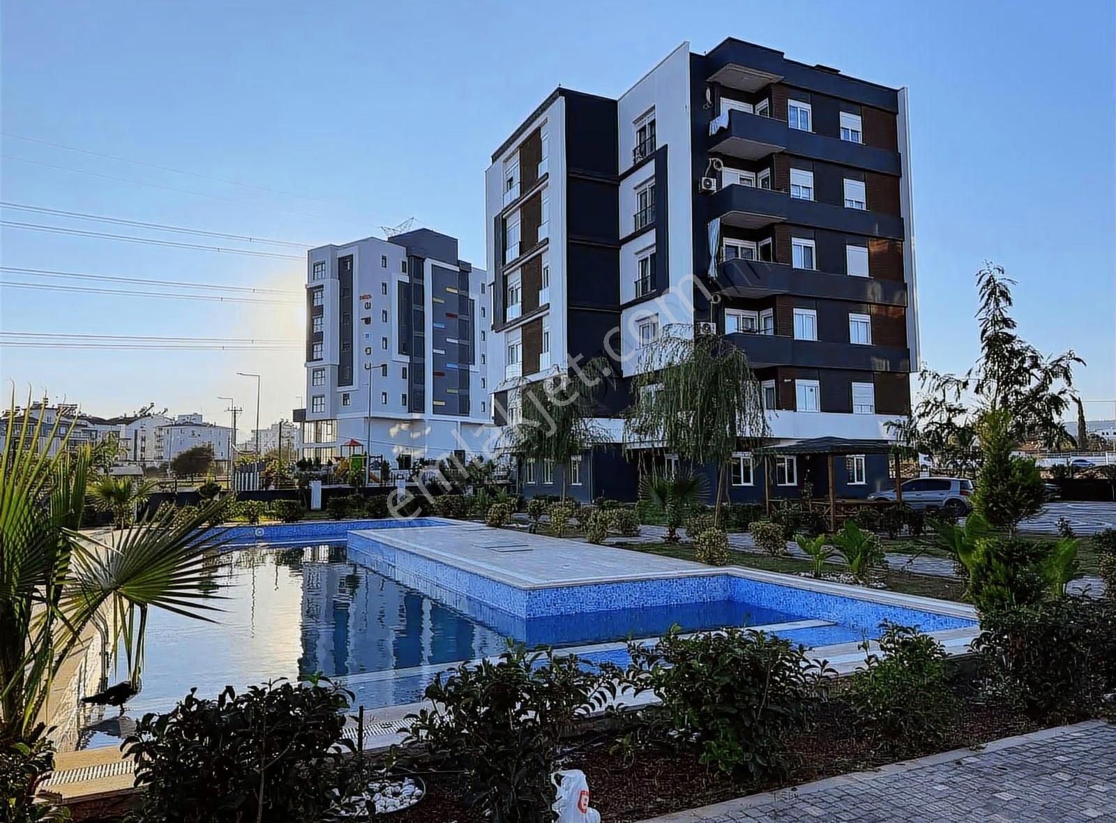 Havuzlu - Çocuk Oyun Parklı - Geniş Otoparklı 1+1 Yüksek Giriş - Görsel 2