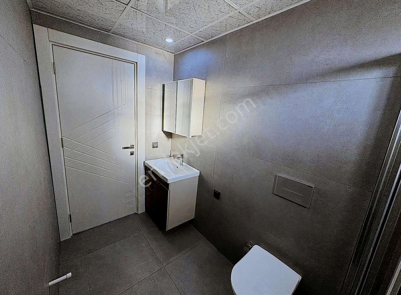 Havuzlu - Çocuk Oyun Parklı - Geniş Otoparklı 1+1 Yüksek Giriş - Görsel 14