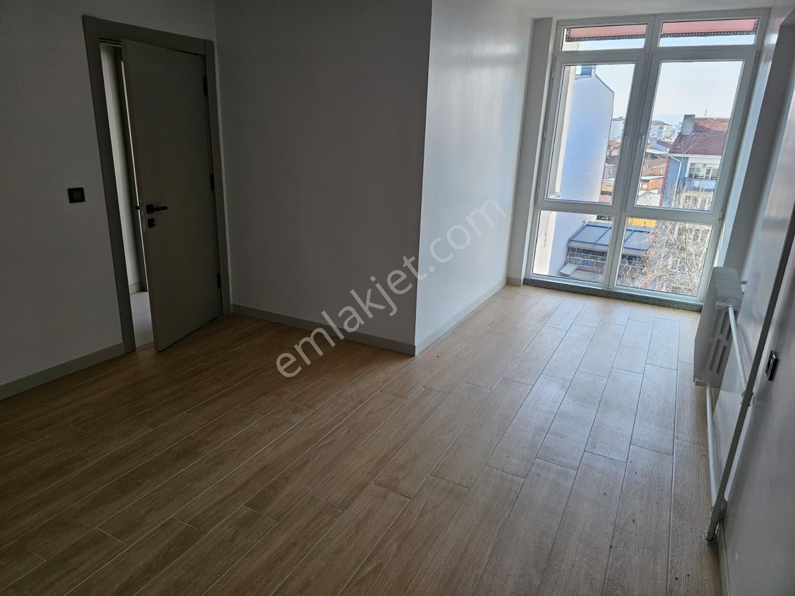 *genç Grup* Şehrin Merkezinde Porsuk Manzaralı İçi Full Yapılı - Görsel 21