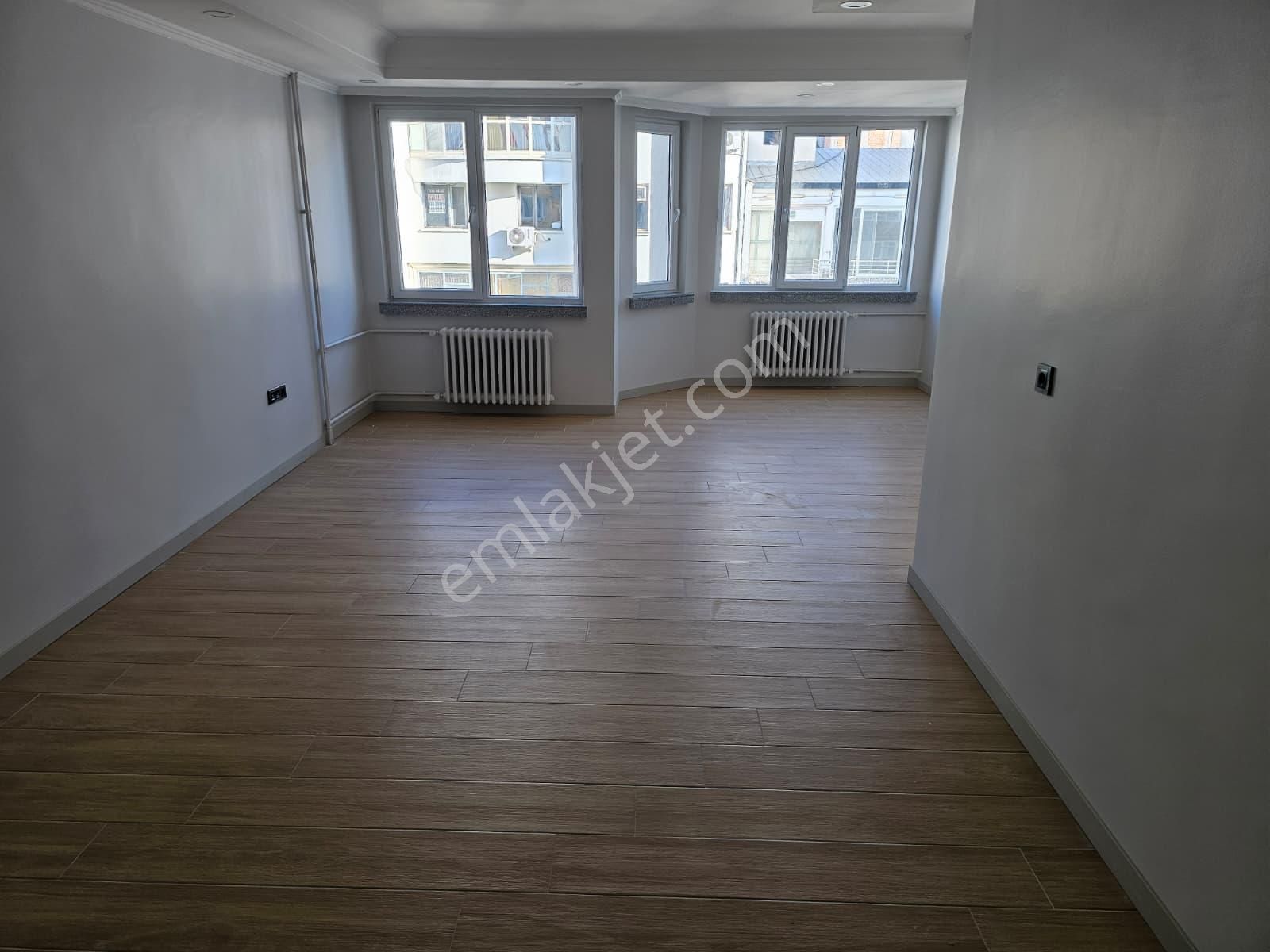 *genç Grup* Şehrin Merkezinde Porsuk Manzaralı İçi Full Yapılı - Görsel 6