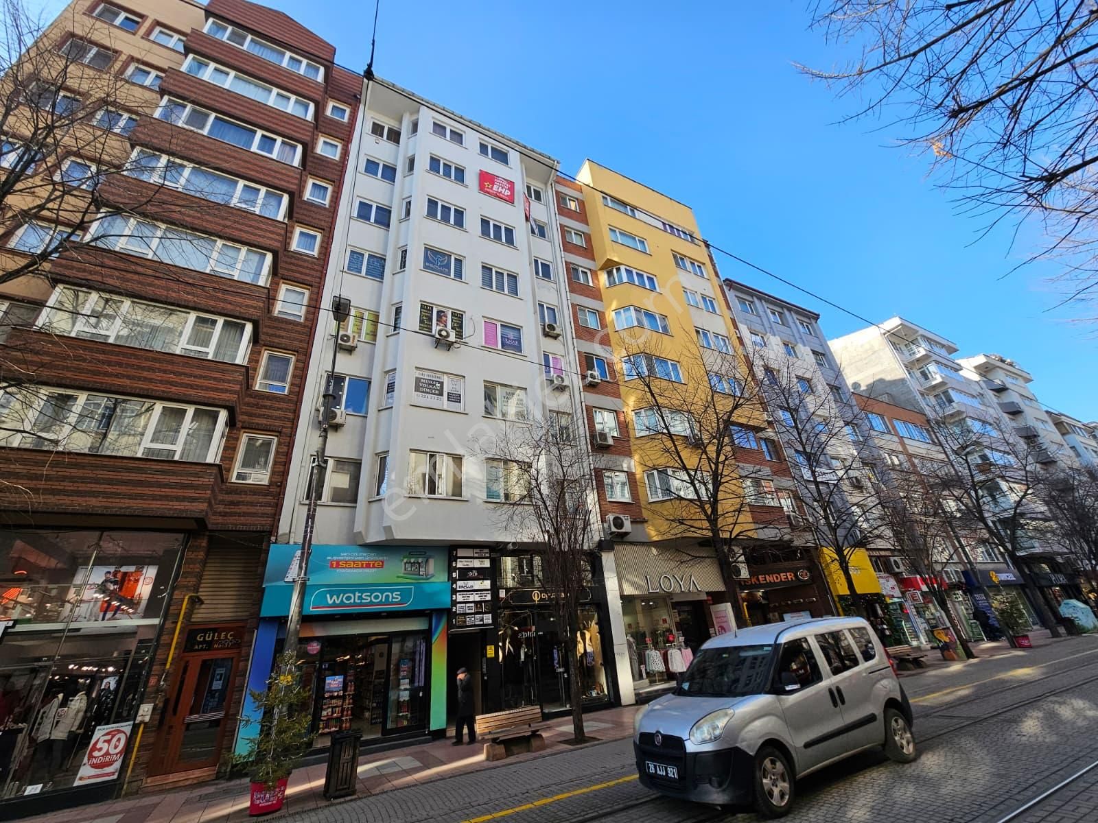 *genç Grup* Şehrin Merkezinde Porsuk Manzaralı İçi Full Yapılı - Görsel 28