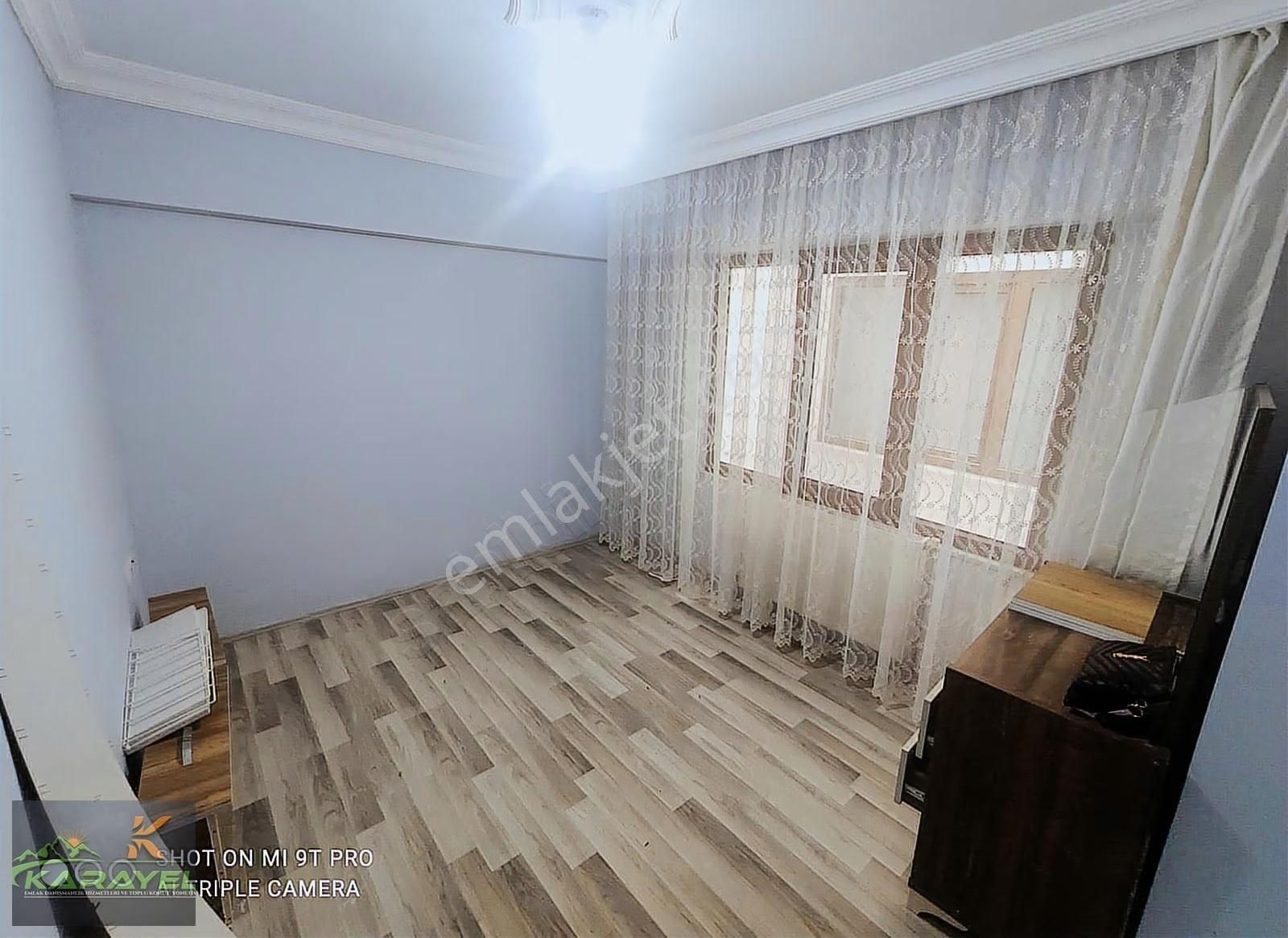 8 Daire 1 Dükkan 1 Ofis 231 M2 Arsa Payı Komple Satılık Bına - Görsel 3