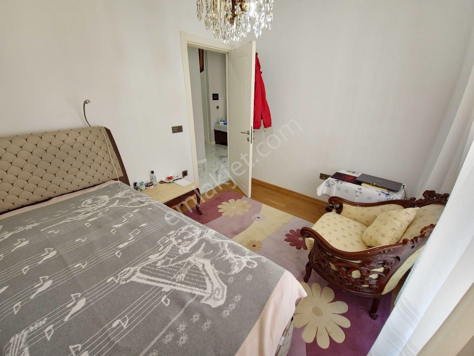 Ayşekadın Da İki Kat Kapalı Otoparklı Ve Yüzme Havuzlu 3+1 Daire - Görsel 13