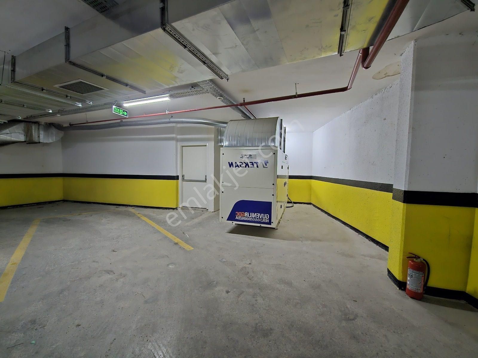 Ayşekadın Da İki Kat Kapalı Otoparklı Ve Yüzme Havuzlu 3+1 Daire - Görsel 34