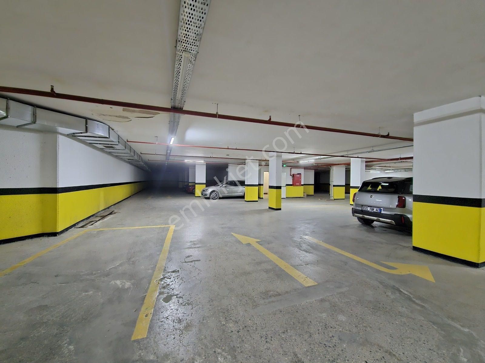 Ayşekadın Da İki Kat Kapalı Otoparklı Ve Yüzme Havuzlu 3+1 Daire - Görsel 32