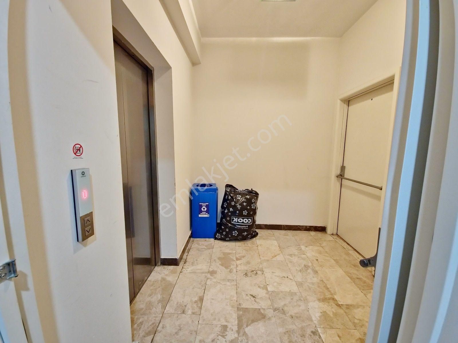 Ayşekadın Da İki Kat Kapalı Otoparklı Ve Yüzme Havuzlu 3+1 Daire - Görsel 35