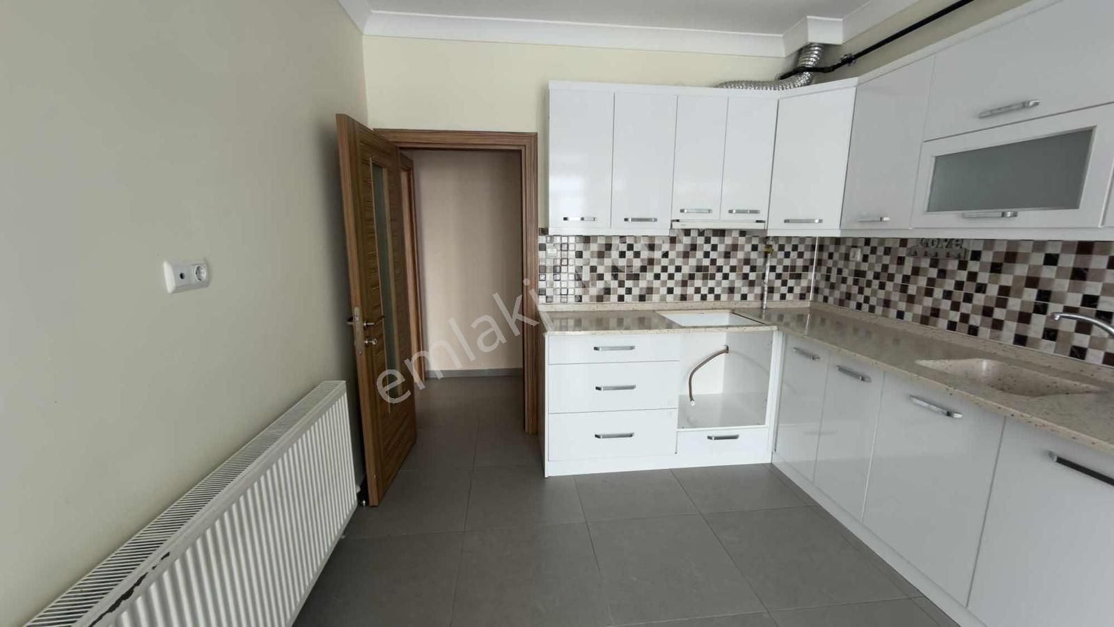 Remax Dem'de Atatürk Mh. Stadyum Yanı Kiralık Ara Kat 3+1 Daire - Görsel 28