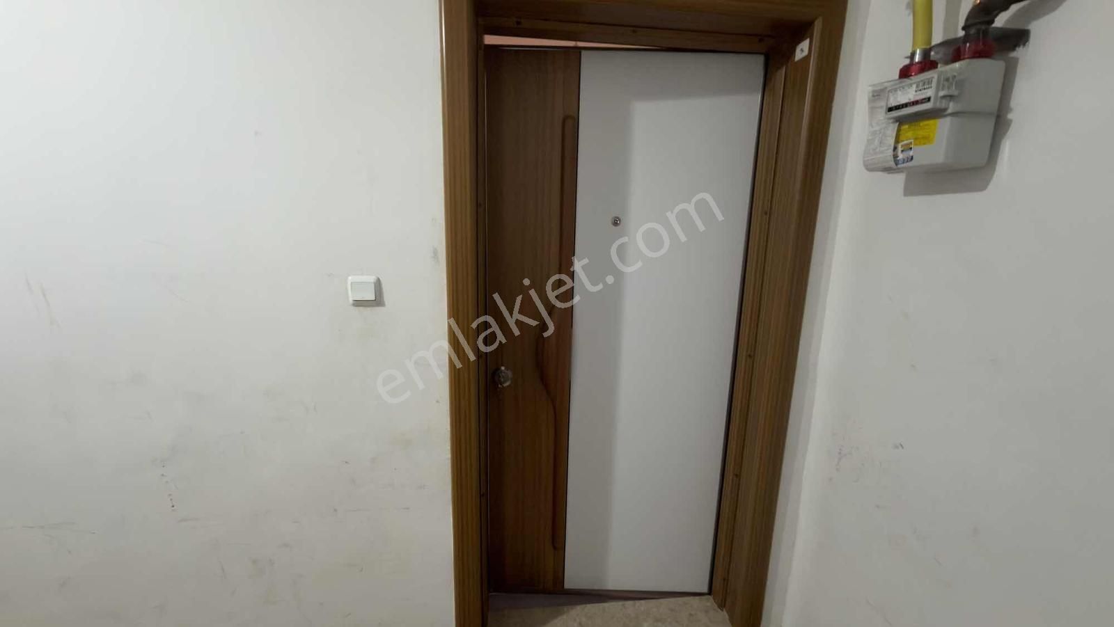 Remax Dem'de Atatürk Mh. Stadyum Yanı Kiralık Ara Kat 3+1 Daire - Görsel 23