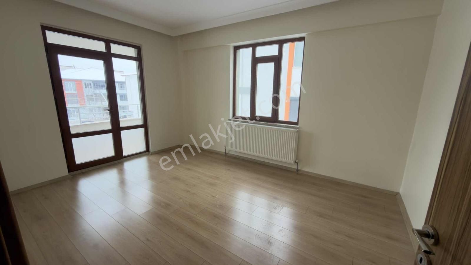 Remax Dem'de Atatürk Mh. Stadyum Yanı Kiralık Ara Kat 3+1 Daire - Görsel 19