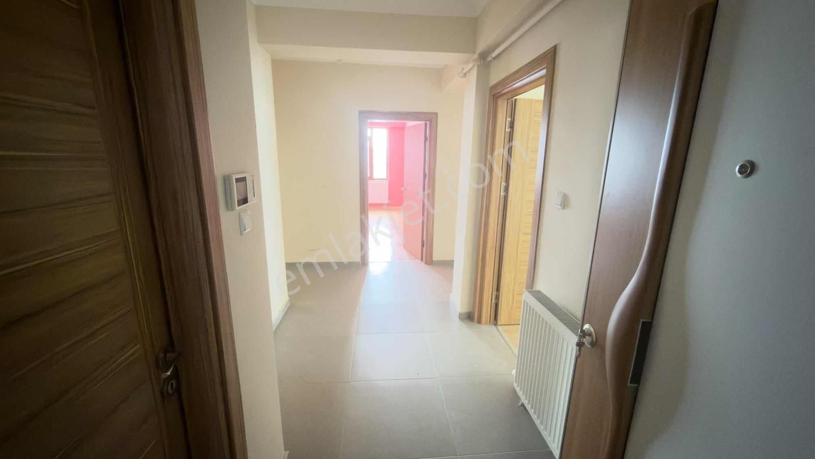 Remax Dem'de Atatürk Mh. Stadyum Yanı Kiralık Ara Kat 3+1 Daire - Görsel 8