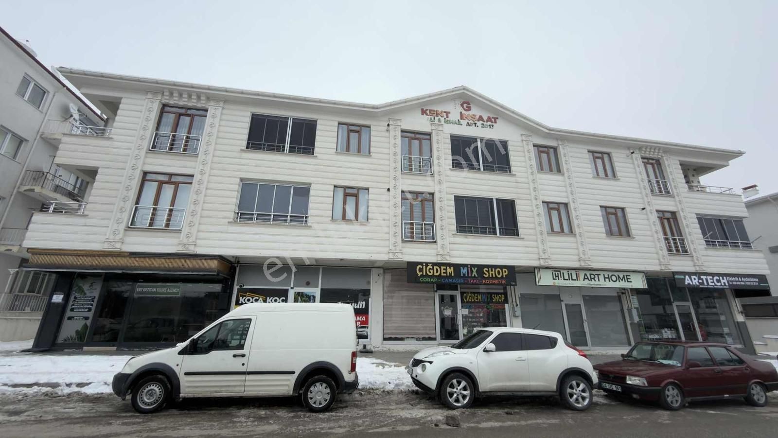 Remax Dem'de Atatürk Mh. Stadyum Yanı Kiralık Ara Kat 3+1 Daire