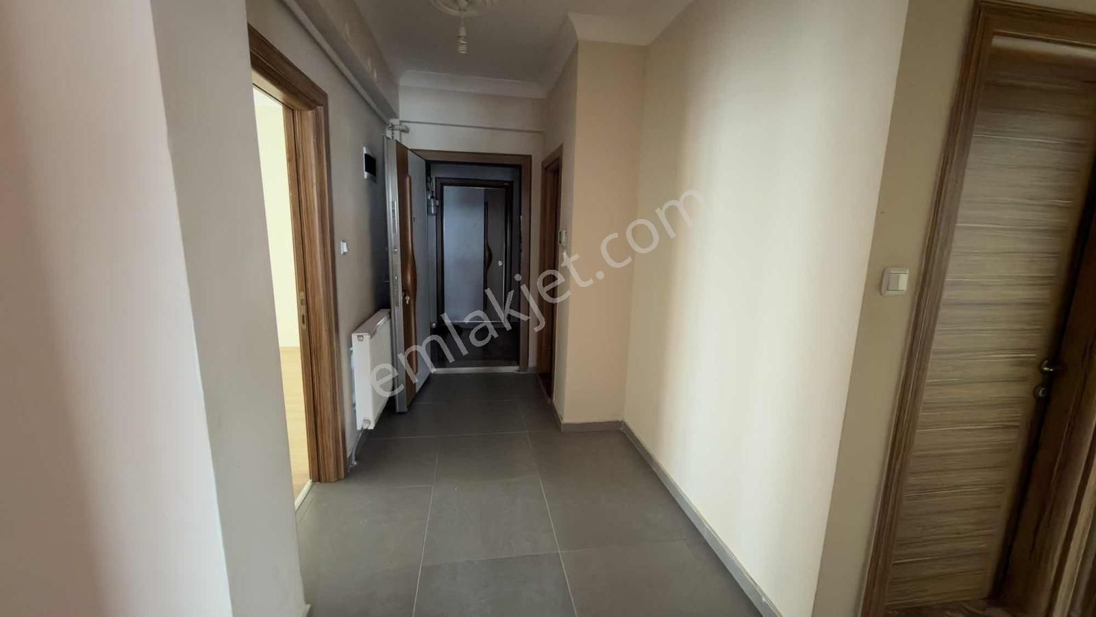 Remax Dem'de Atatürk Mh. Stadyum Yanı Kiralık Ara Kat 3+1 Daire - Görsel 4