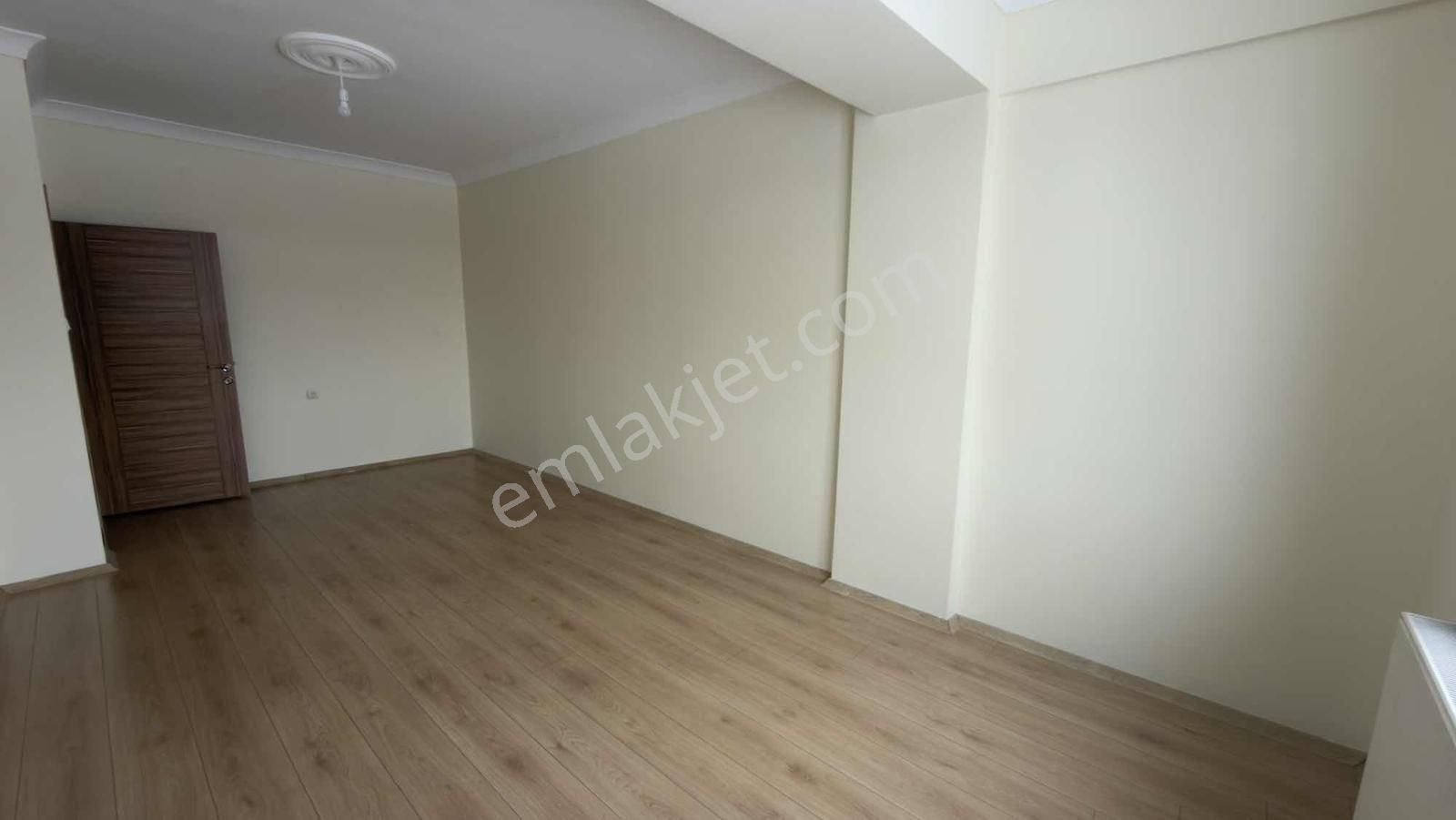 Remax Dem'de Atatürk Mh. Stadyum Yanı Kiralık Ara Kat 3+1 Daire - Görsel 9