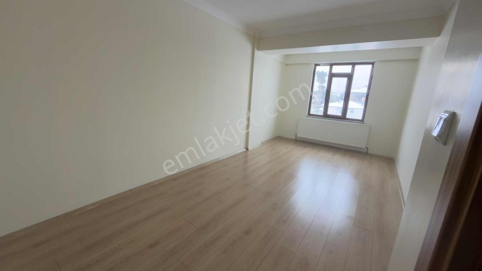Remax Dem'de Atatürk Mh. Stadyum Yanı Kiralık Ara Kat 3+1 Daire - Görsel 15