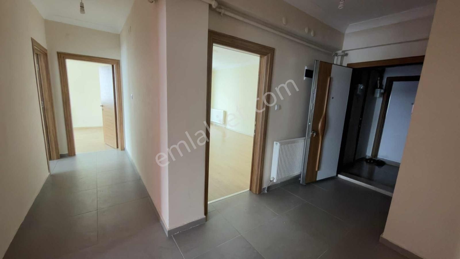 Remax Dem'de Atatürk Mh. Stadyum Yanı Kiralık Ara Kat 3+1 Daire - Görsel 24