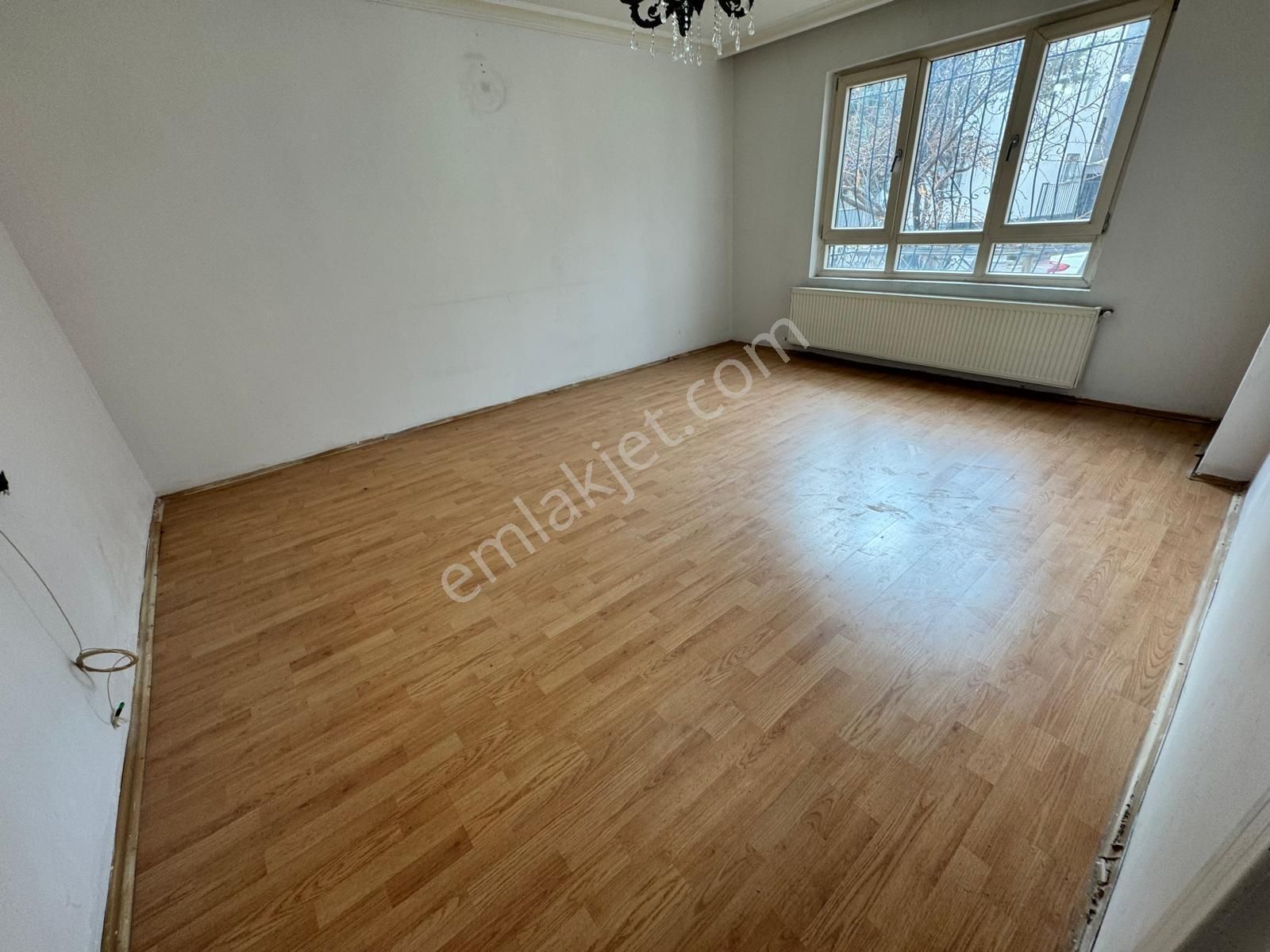 Hayal^den Malazgirt Mh^de Kat Konumunda Ön Cp. 3+1 Bağımsz Yapılı Daire ! - Görsel 11