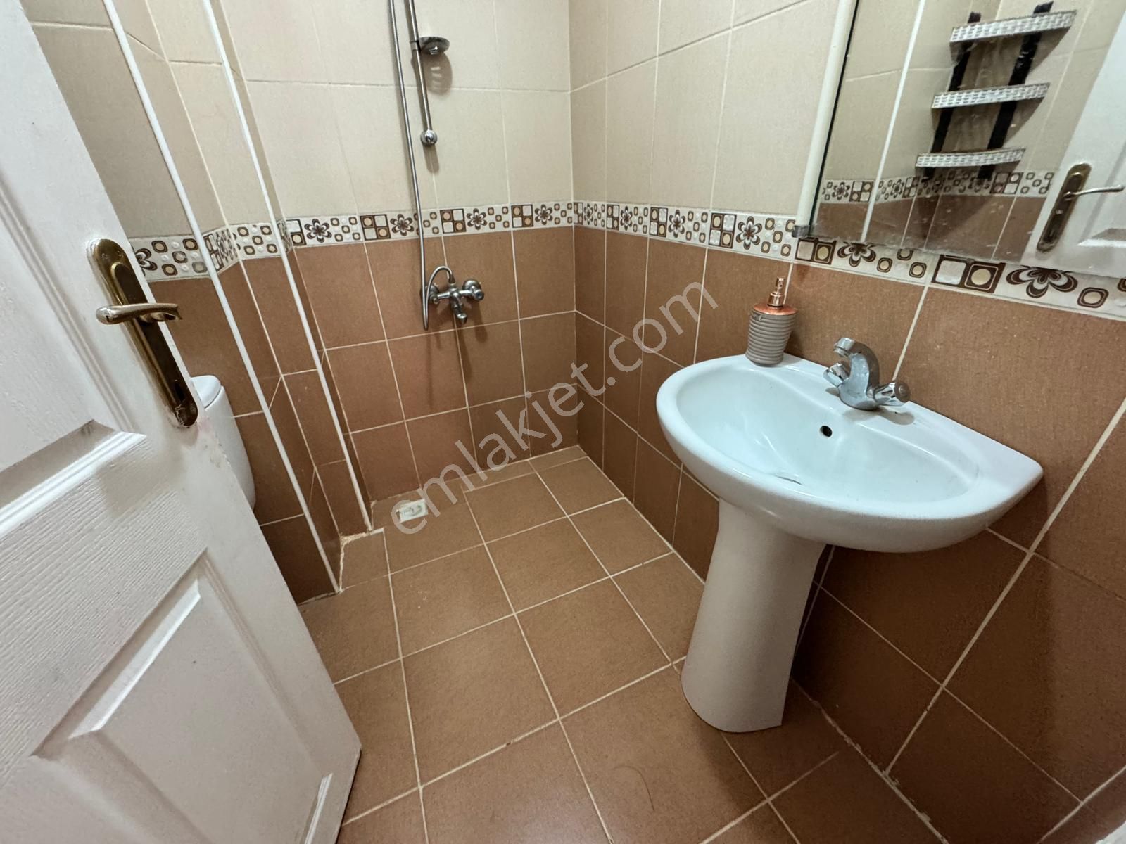 Hayal^den Malazgirt Mh^de Kat Konumunda Ön Cp. 3+1 Bağımsz Yapılı Daire ! - Görsel 33