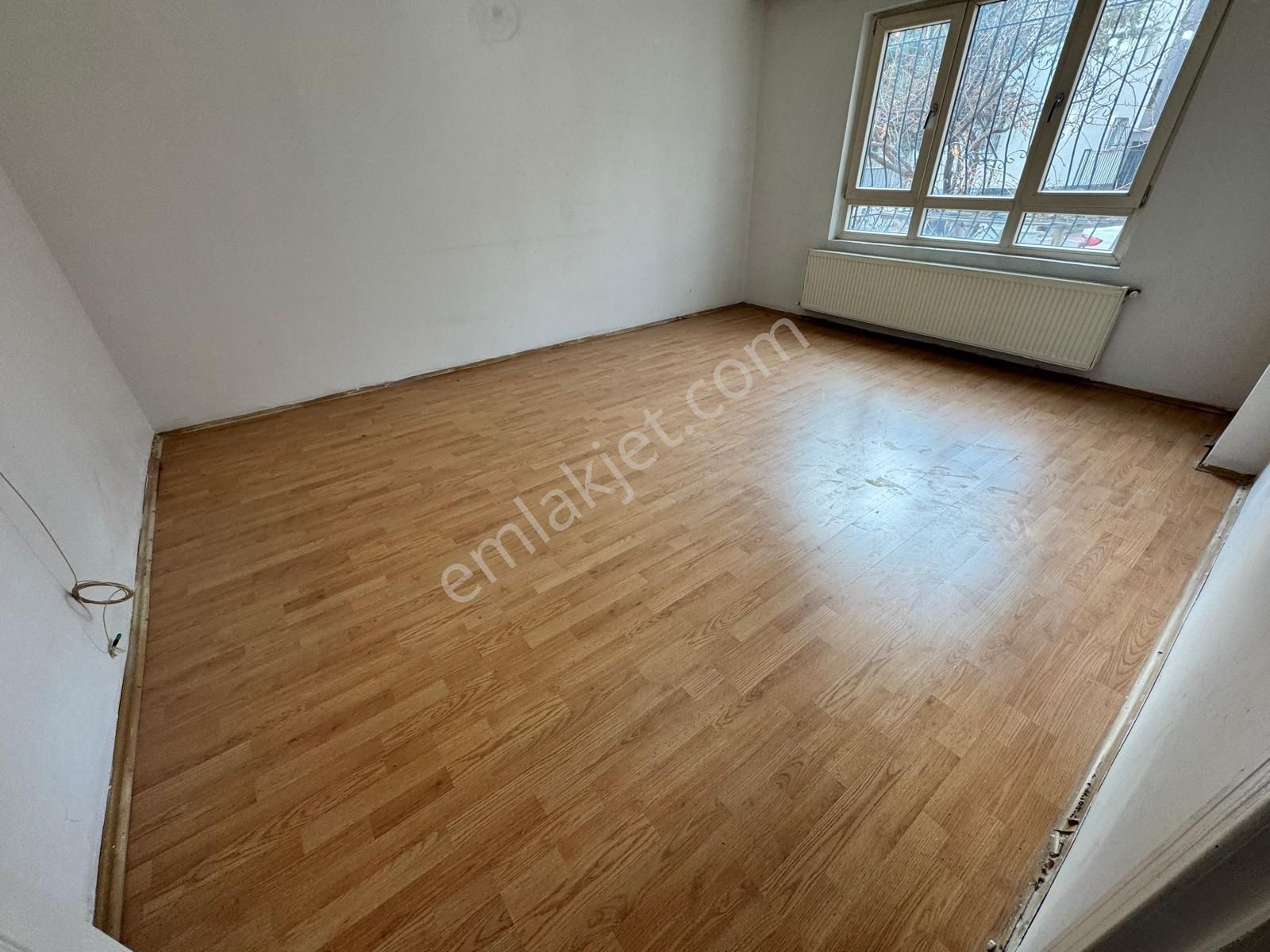 Hayal^den Malazgirt Mh^de Kat Konumunda Ön Cp. 3+1 Bağımsz Yapılı Daire ! - Görsel 13