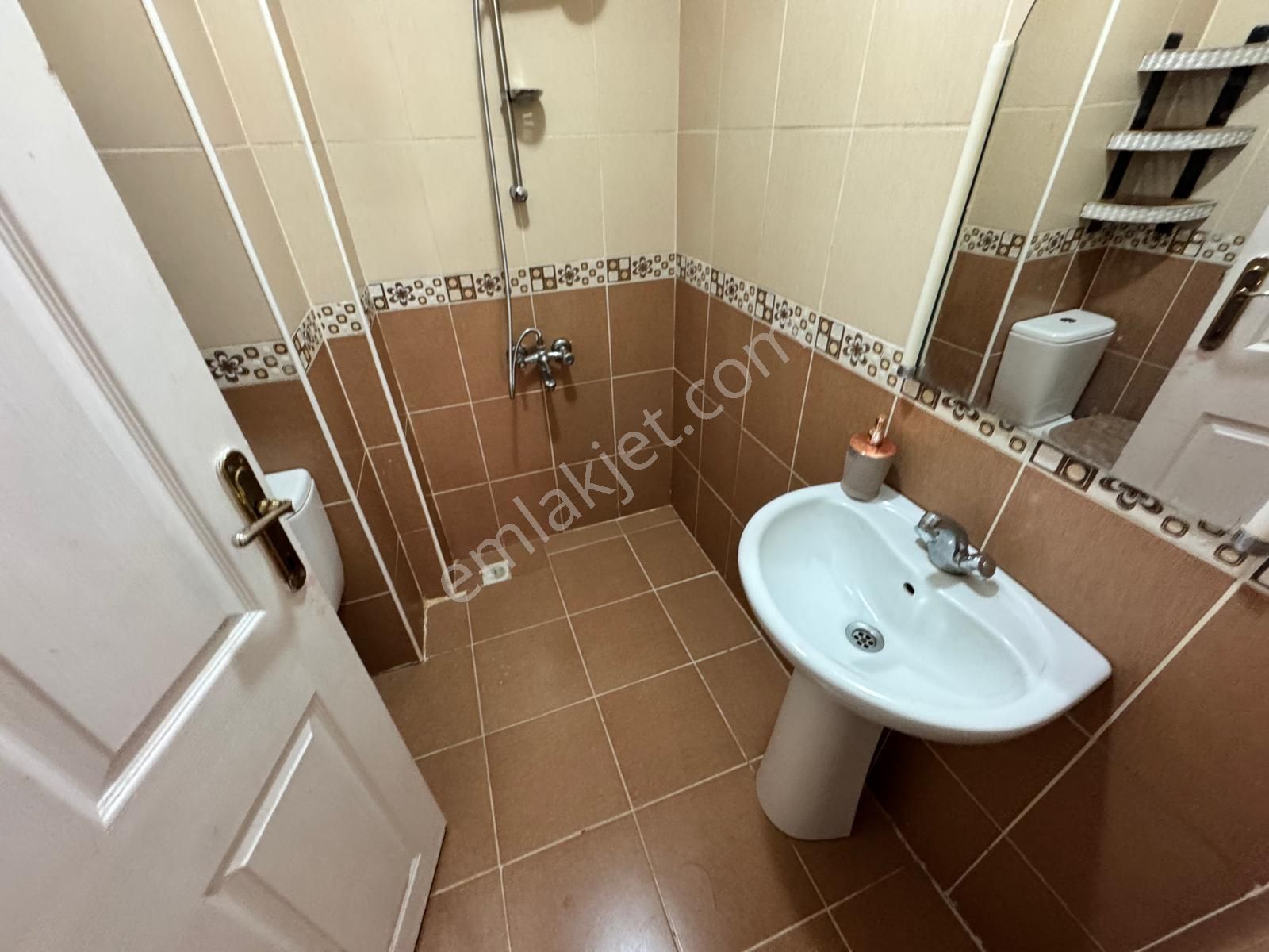 Hayal^den Malazgirt Mh^de Kat Konumunda Ön Cp. 3+1 Bağımsz Yapılı Daire ! - Görsel 24