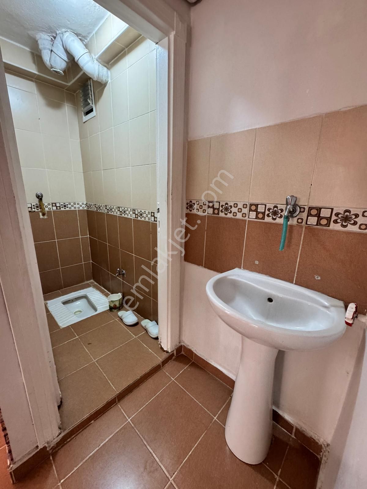 Hayal^den Malazgirt Mh^de Kat Konumunda Ön Cp. 3+1 Bağımsz Yapılı Daire ! - Görsel 34