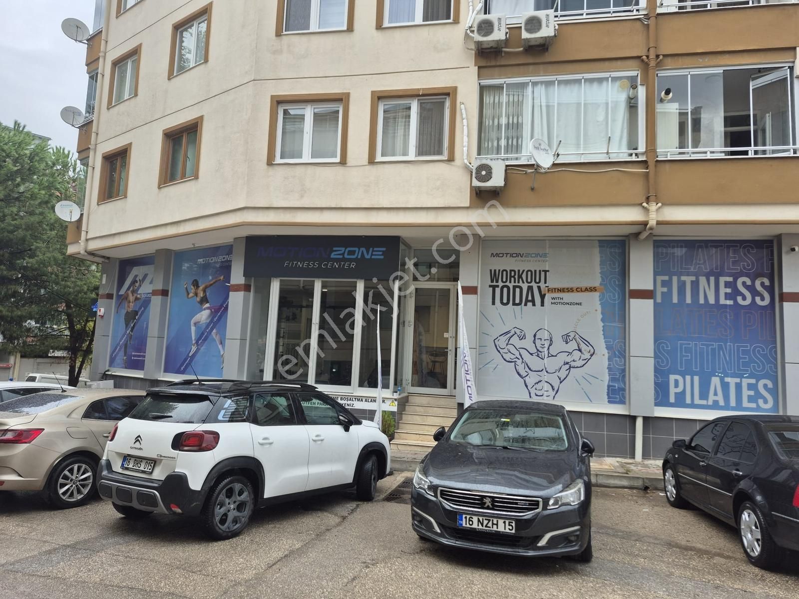 Yıldırım Caddesinde Metroya Yakın 300 M2 Kira Getirili Dükkan