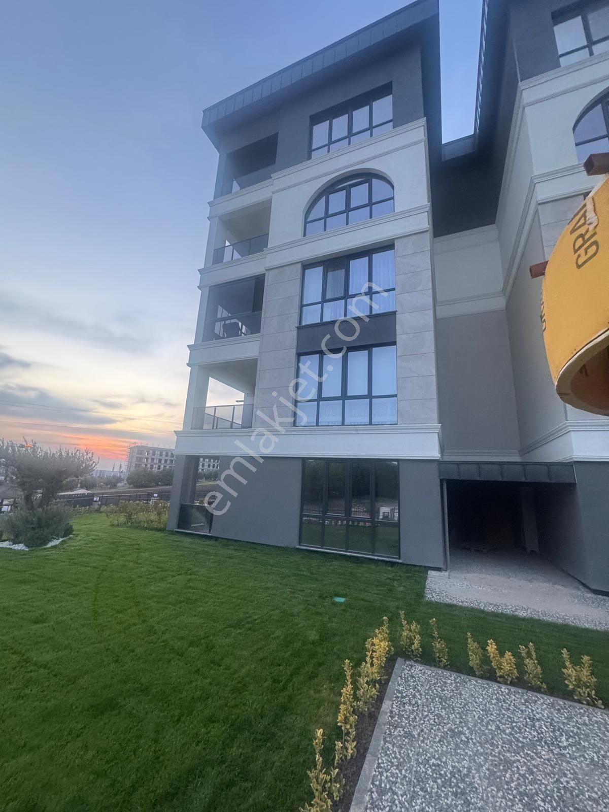 Doğanköy'de Konut Veya İşyeri İçin 2+1 Sıfır 85 M2 Otoparklı - Görsel 12