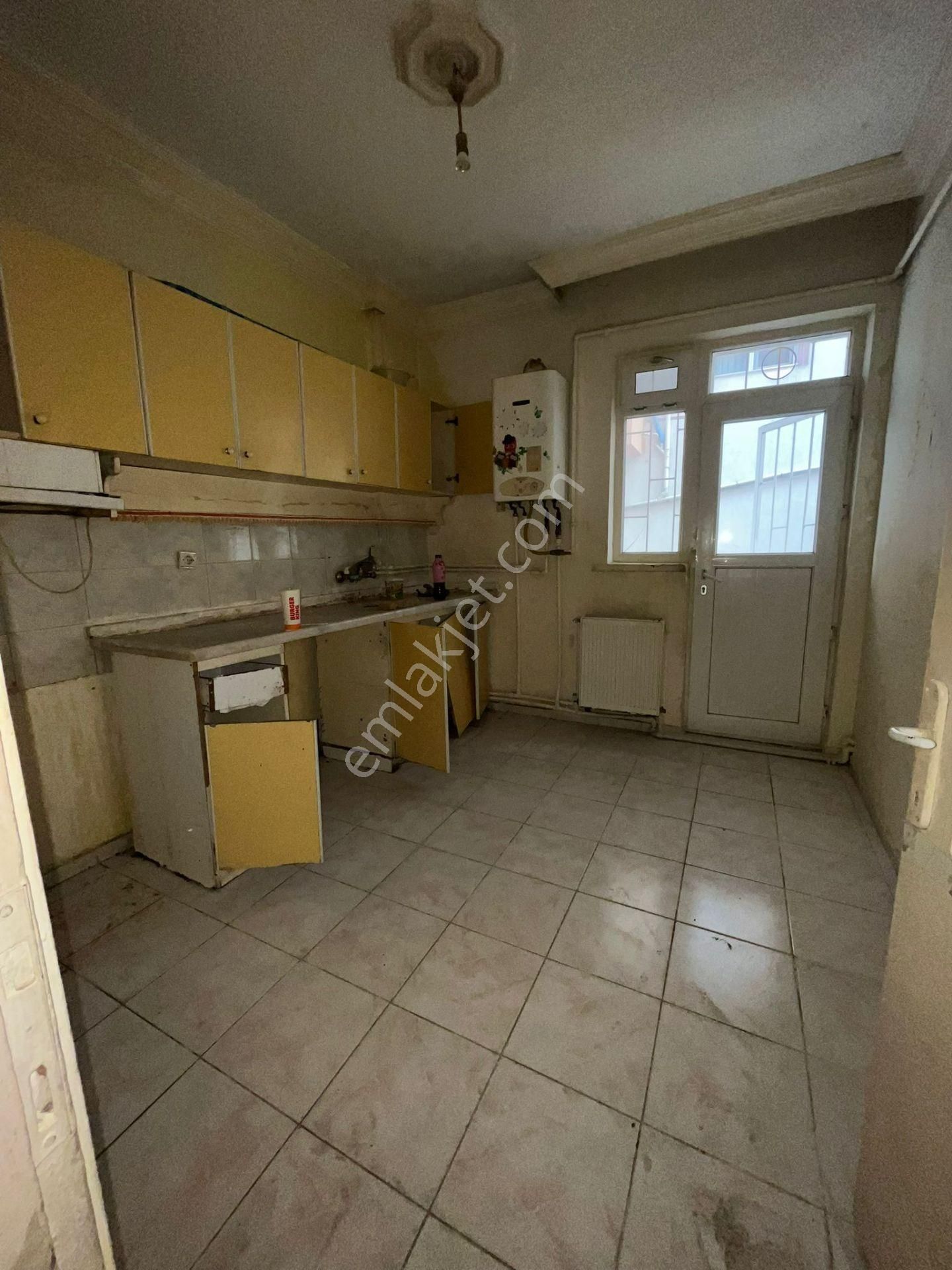 Mç Emlak'tan Akşemsettin Mahallesin'de 2+1 Satılık Daire - Görsel 2