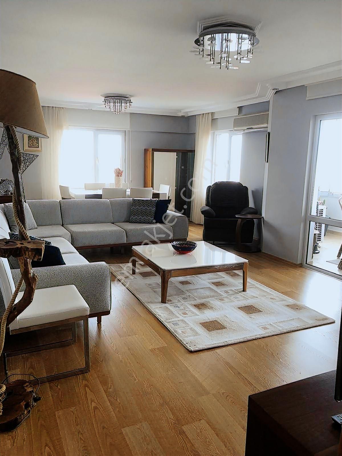 Deniz Manzaralı Havuzlu Site İçinde Eşyalı 3+1 Kiralık Daire - Görsel 9