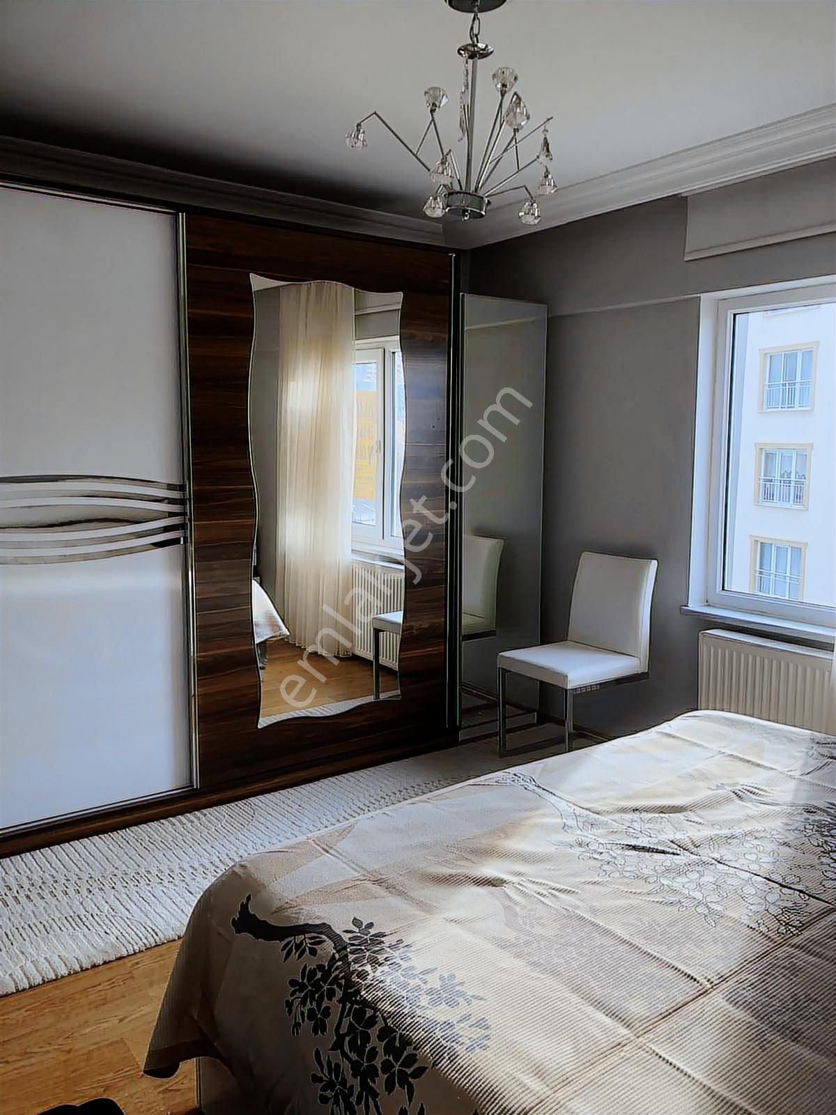 Deniz Manzaralı Havuzlu Site İçinde Eşyalı 3+1 Kiralık Daire - Görsel 2