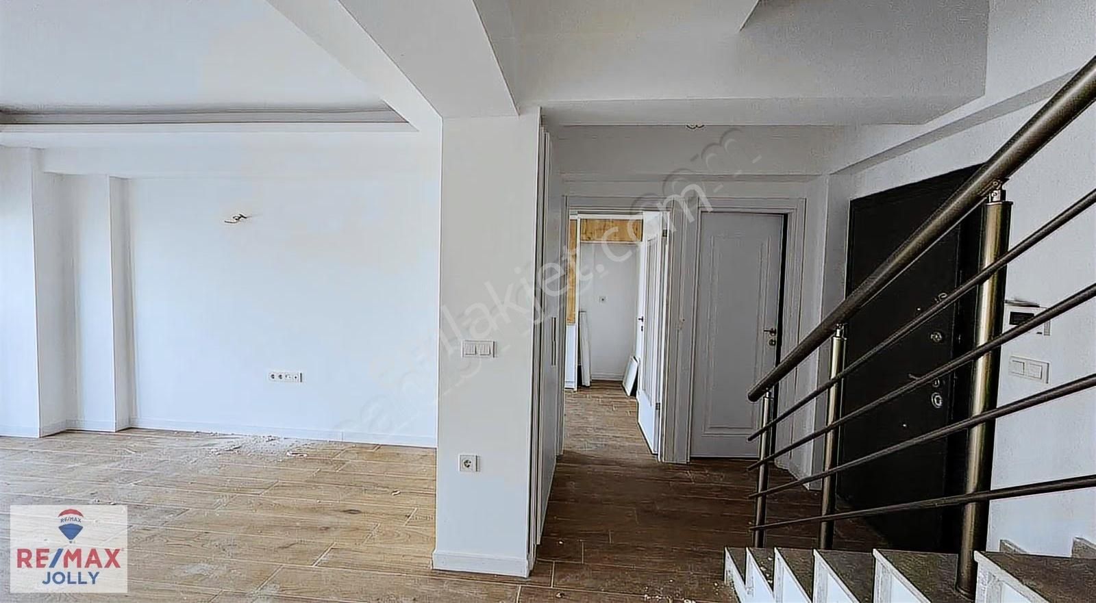 Karşıyaka Nergiz Mahallesinde Kiralık 3+1 Dubleks Daire - Görsel 14