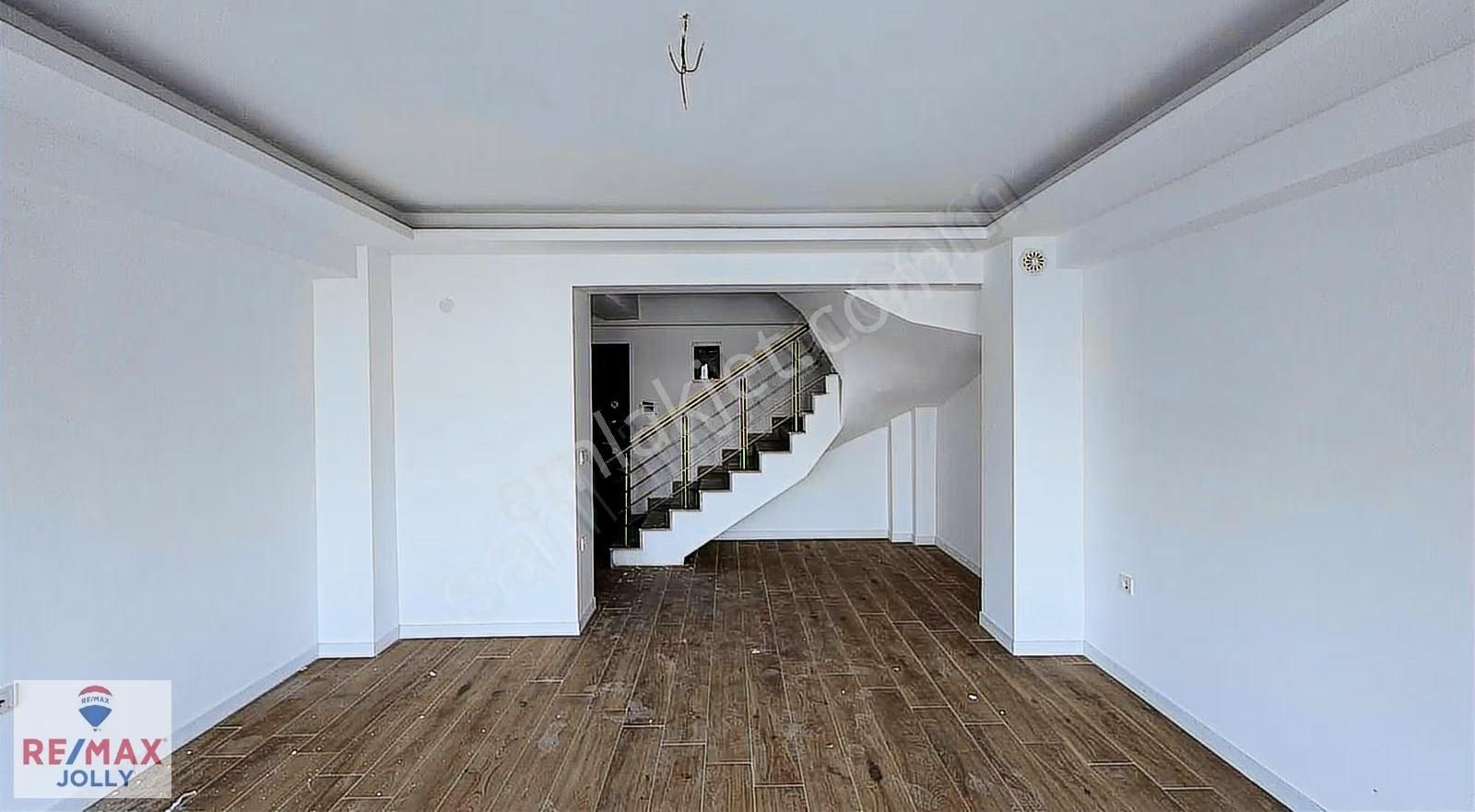 Karşıyaka Nergiz Mahallesinde Kiralık 3+1 Dubleks Daire - Görsel 21