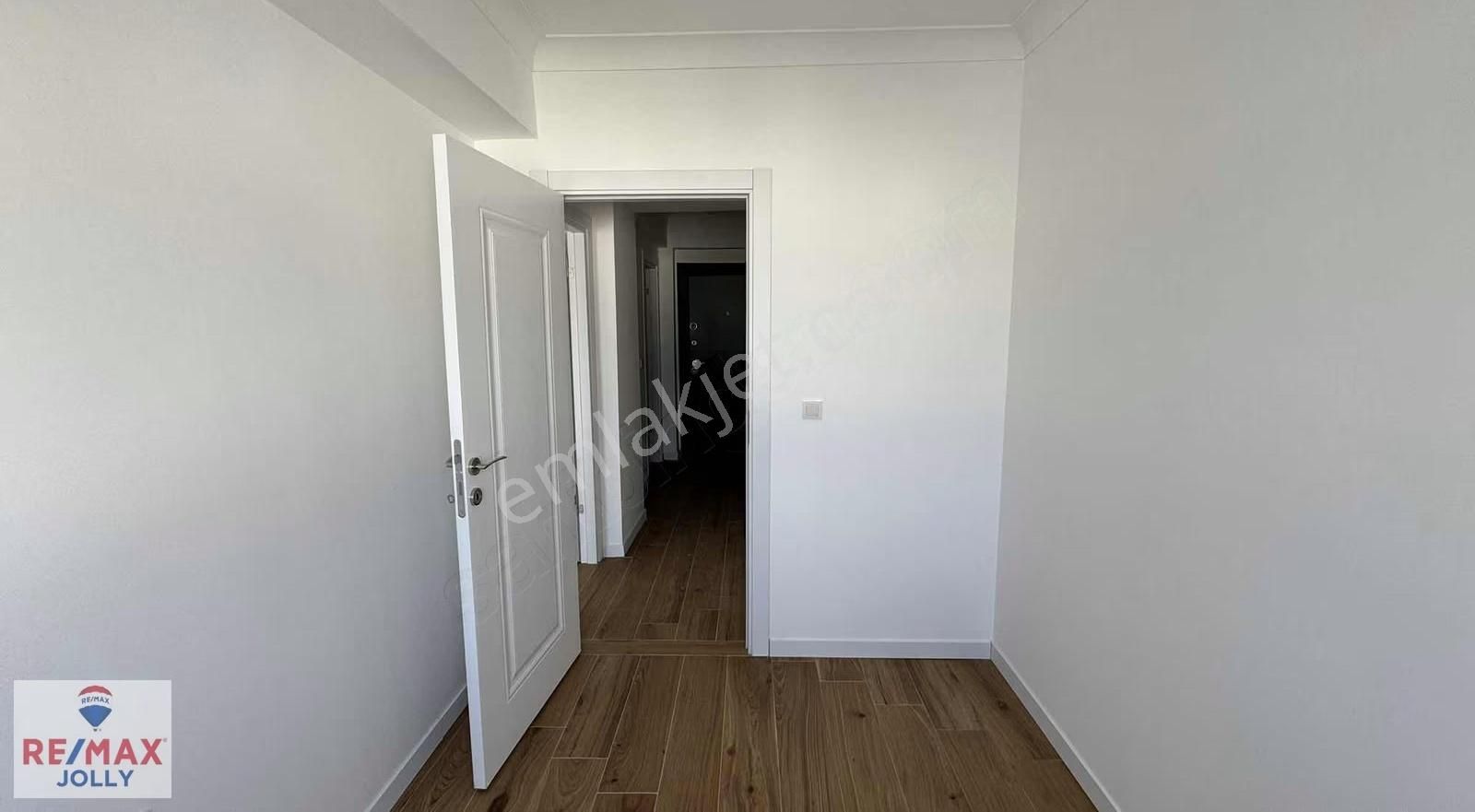 Karşıyaka Nergiz Mahallesinde Kiralık 3+1 Dubleks Daire - Görsel 9