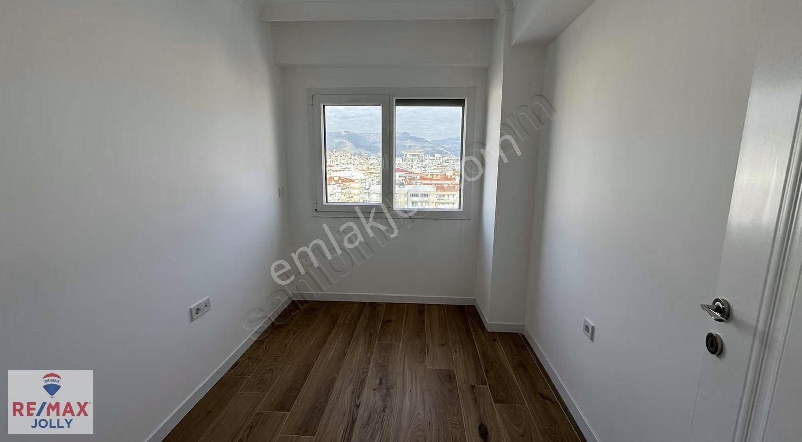 Karşıyaka Nergiz Mahallesinde Kiralık 3+1 Dubleks Daire - Görsel 6