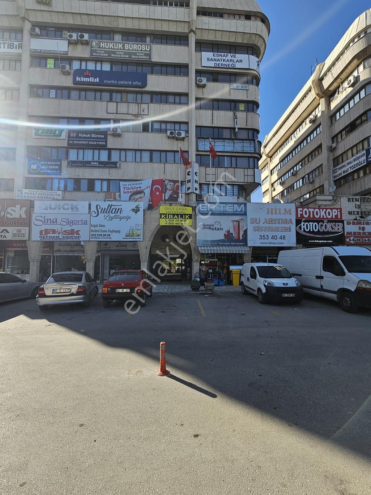 Demirci İş Merkezi Zeminde Caddeye Cephe Kiralık 3 Katlı Dükkan - Görsel 11