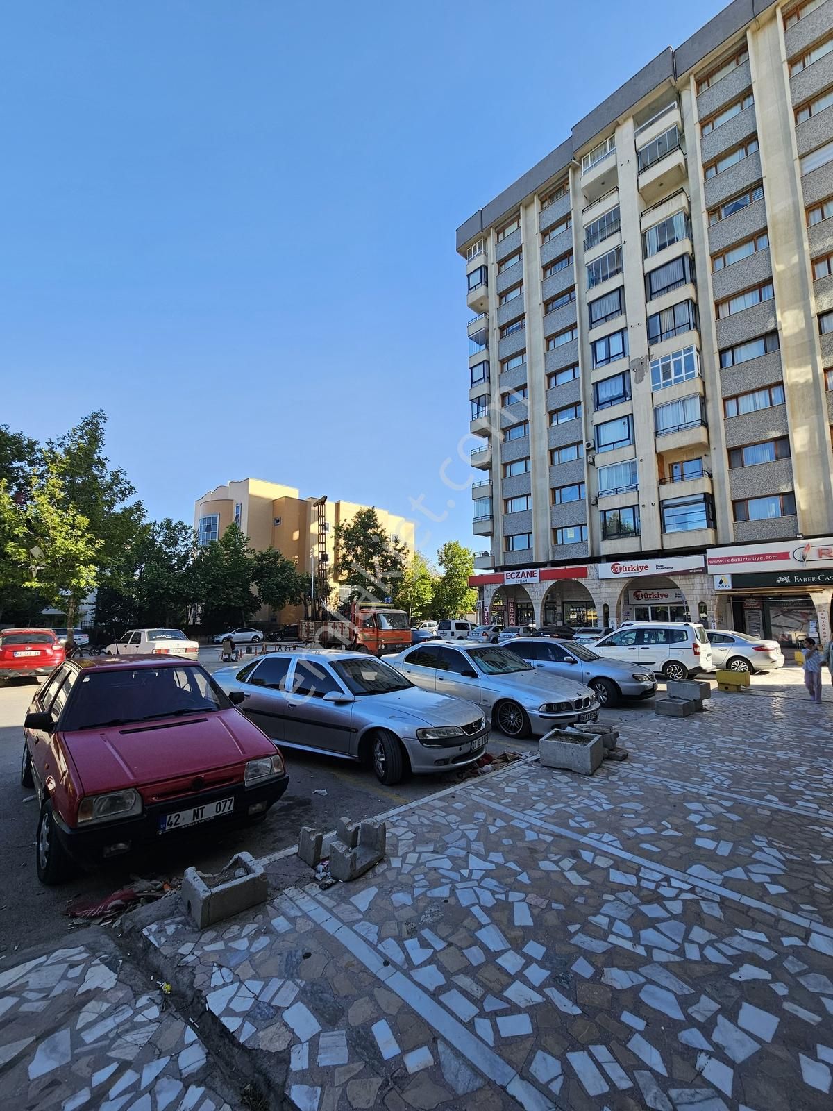 Demirci İş Merkezi Zeminde Caddeye Cephe Kiralık 3 Katlı Dükkan - Görsel 7