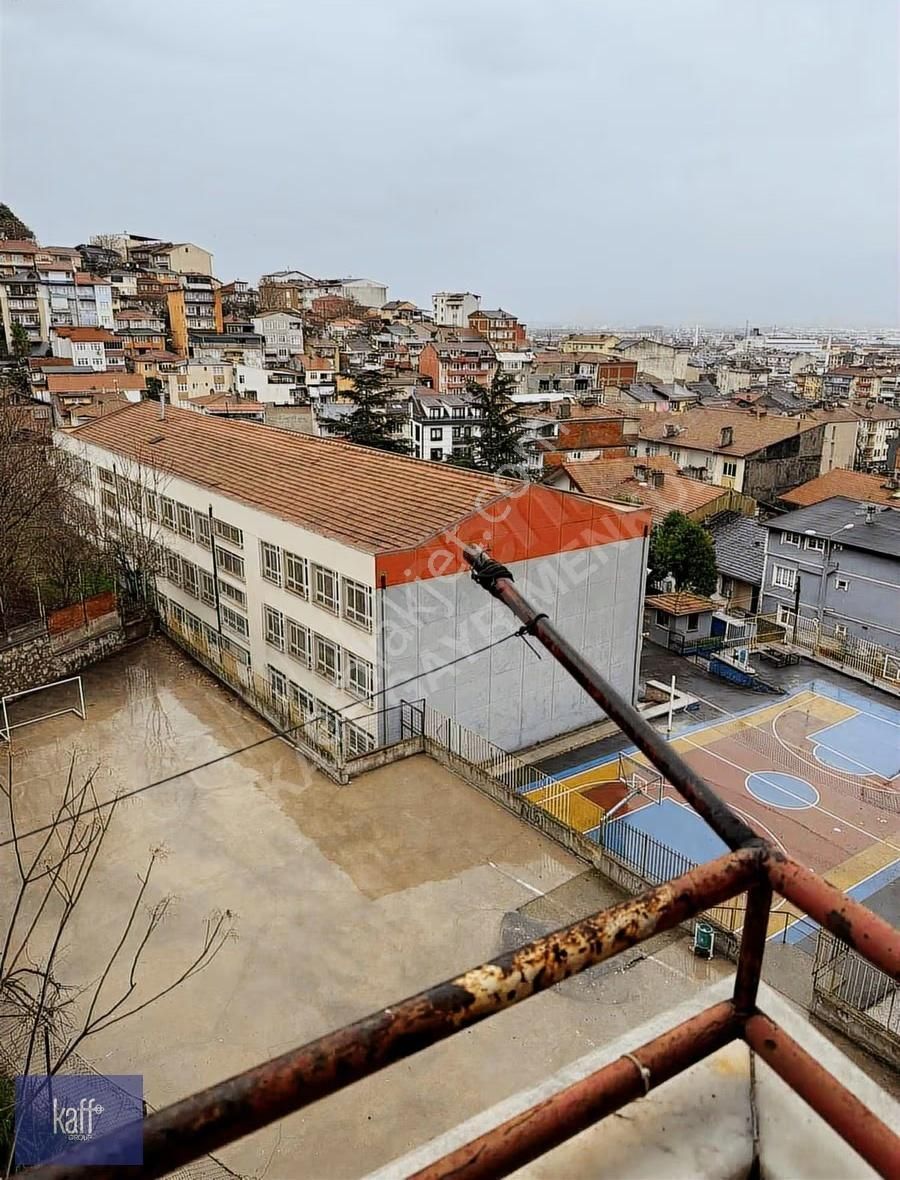 İzmit Çarşı Merkezde Kiralık 3+1 Asansörlü Daire - Görsel 6