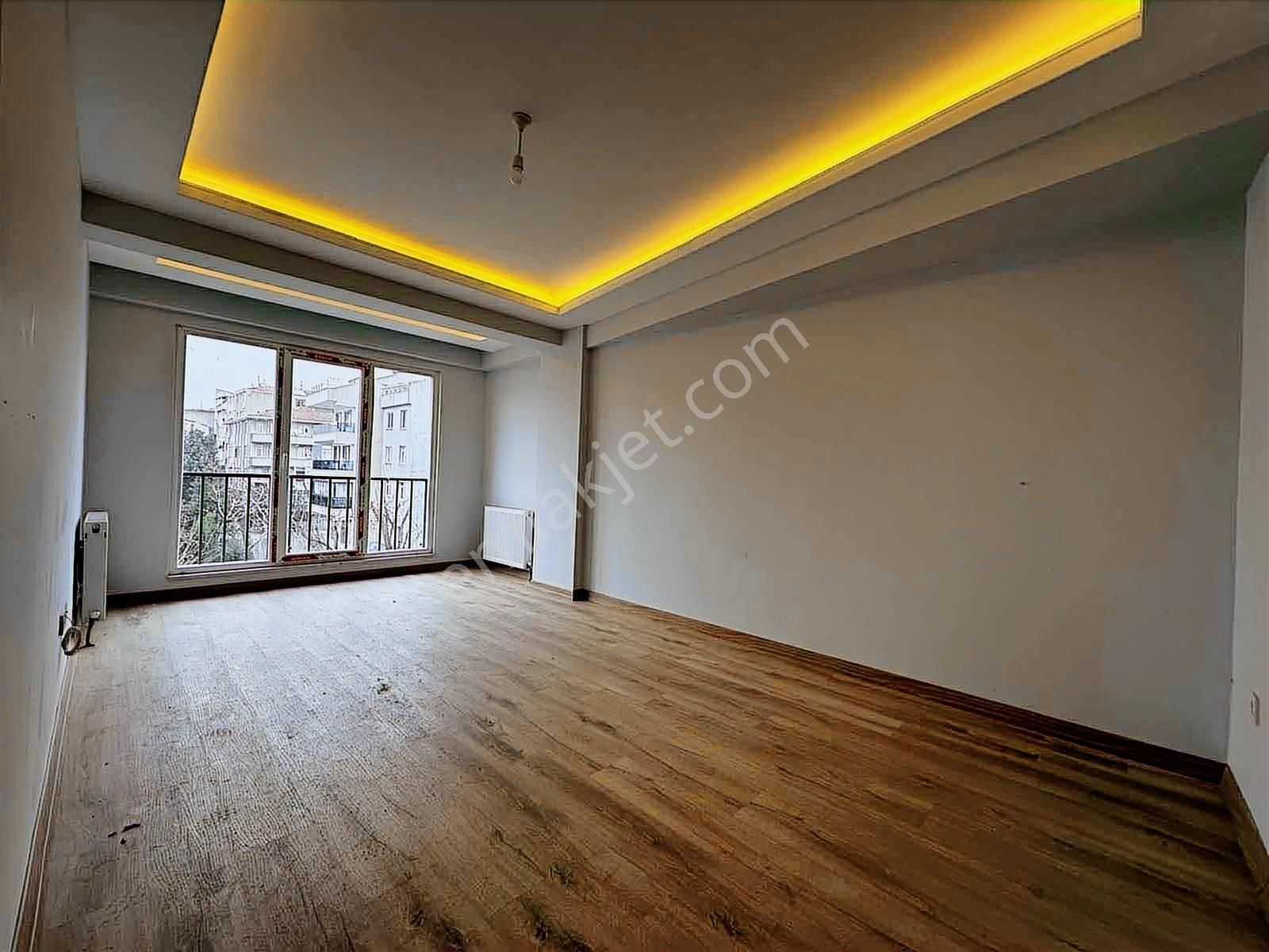 Üsküdar Valide-i Atik' Te Sıfır Binada Park Manzaralı Balkonlu - Görsel 7