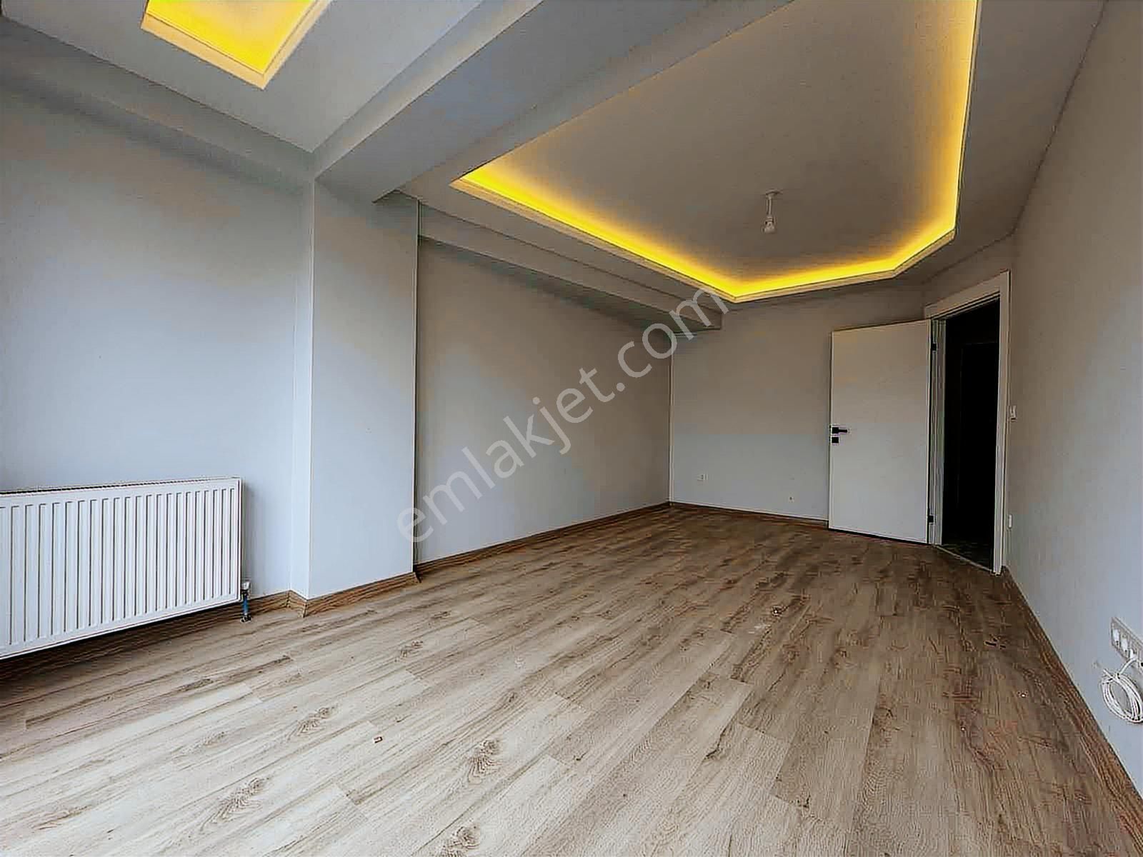 Üsküdar Valide-i Atik' Te Sıfır Binada Park Manzaralı Balkonlu - Görsel 11