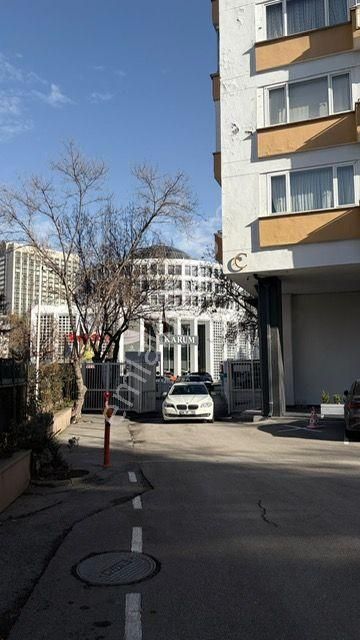 Çankaya İlbank Sitesinde 3+1 Manzaralı Prestijli Lokasyonda Satılık Daire - Görsel 2