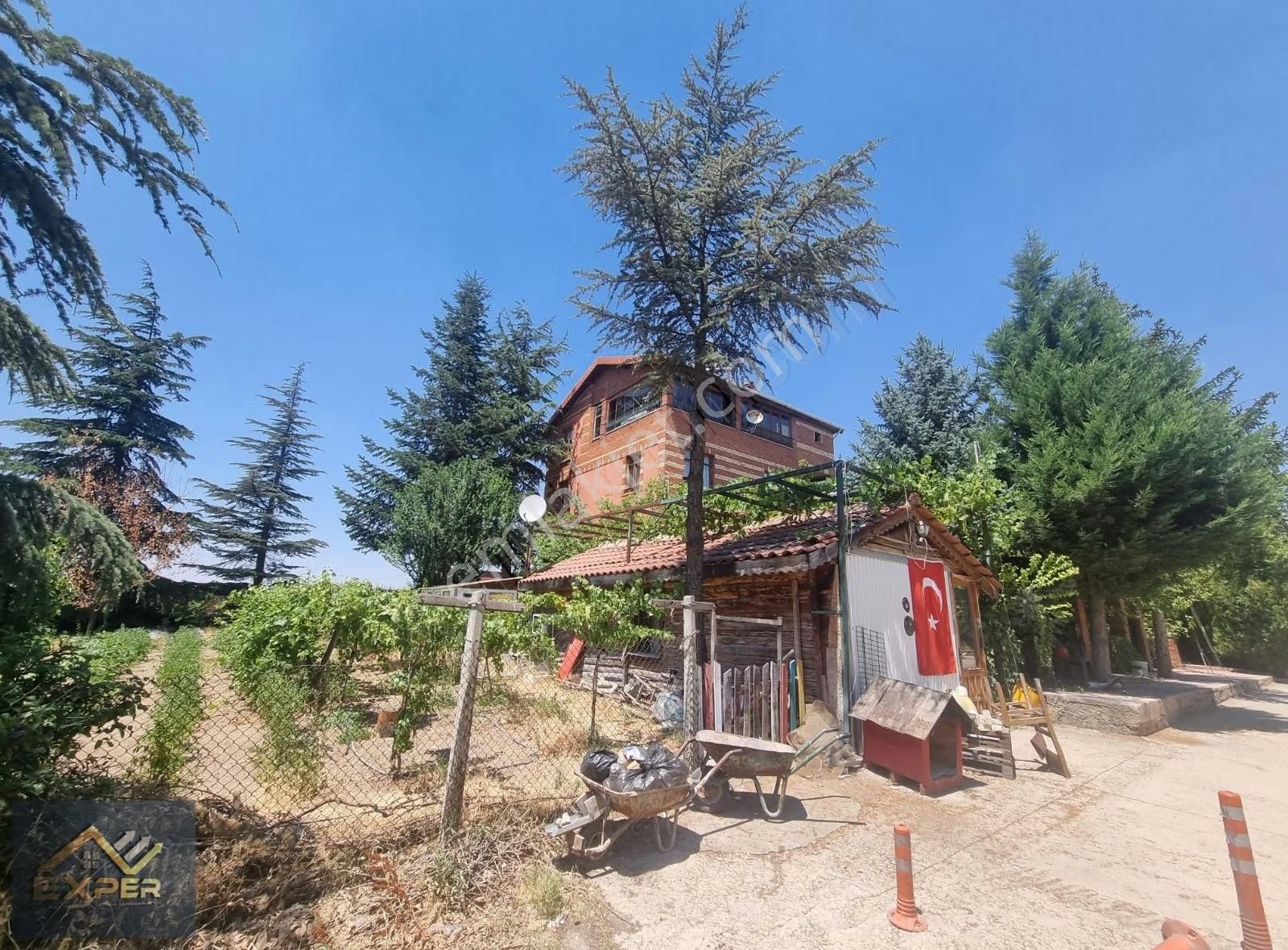 Exper Gayrimenkul'den Yola Cepheli Yatırımlık Satılık Arazi